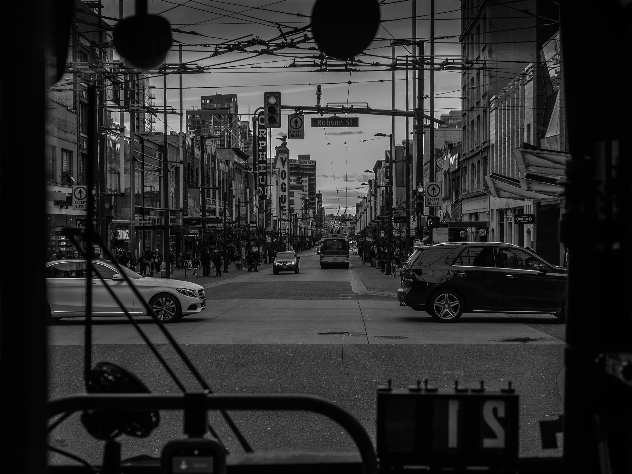 Panasonic Leica DG Summilux 25mm F1.4 II ASPH sample photo. Vancouver street photo photography