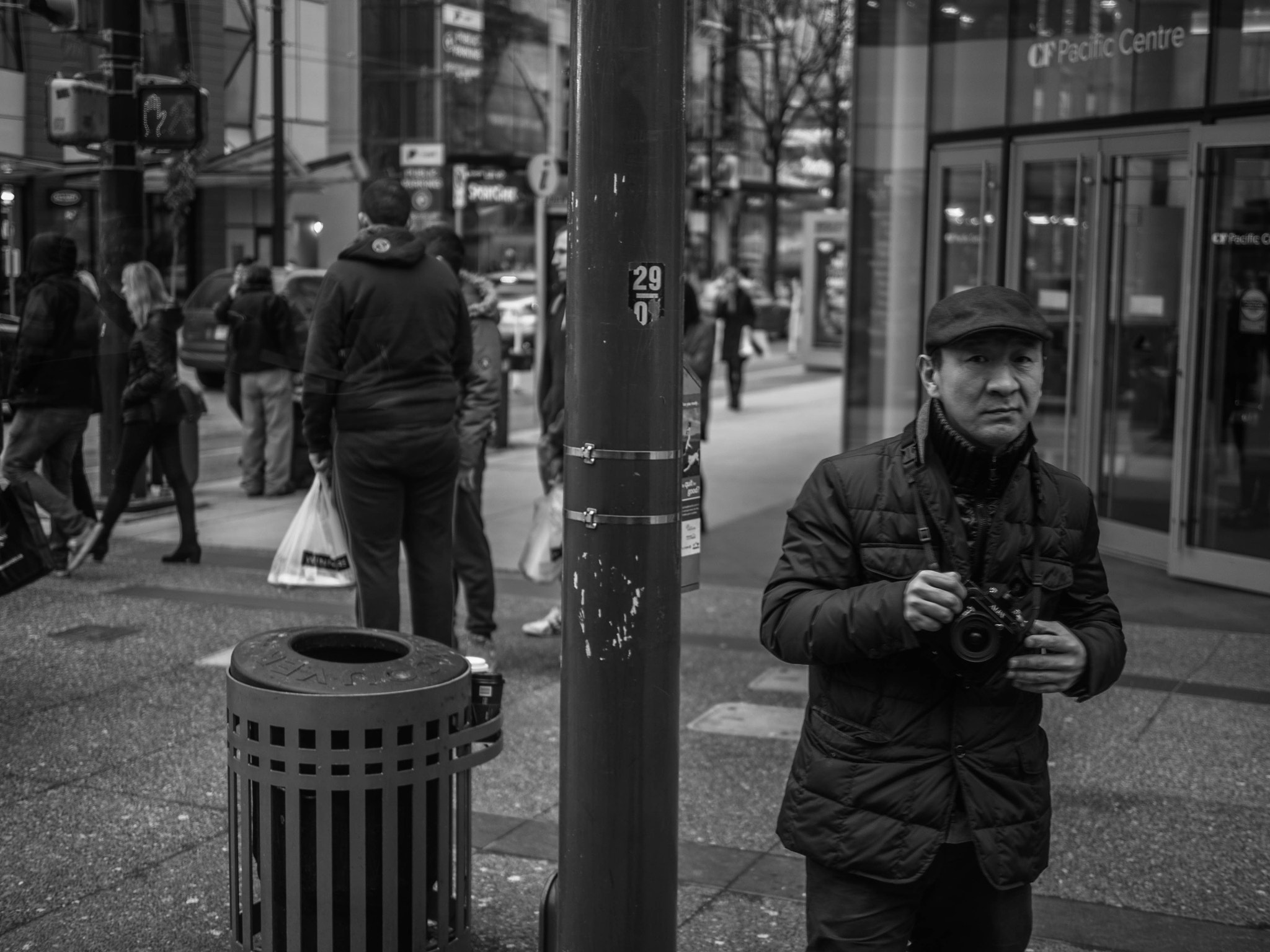 Panasonic Leica DG Summilux 25mm F1.4 II ASPH sample photo. Vancouver street photo photography
