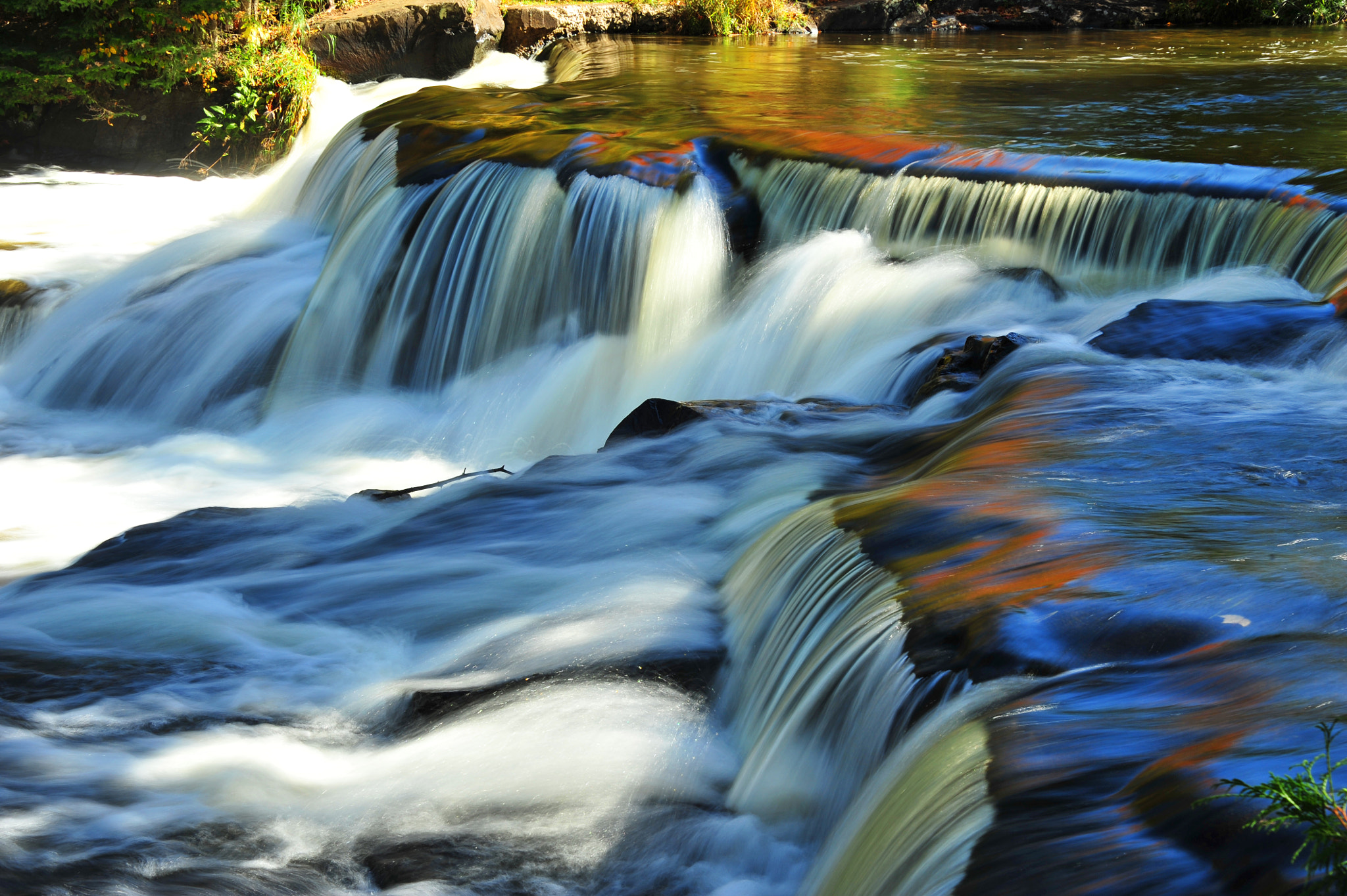 Nikon D700 sample photo. Autumn reflections on bond falls. michigan up photography