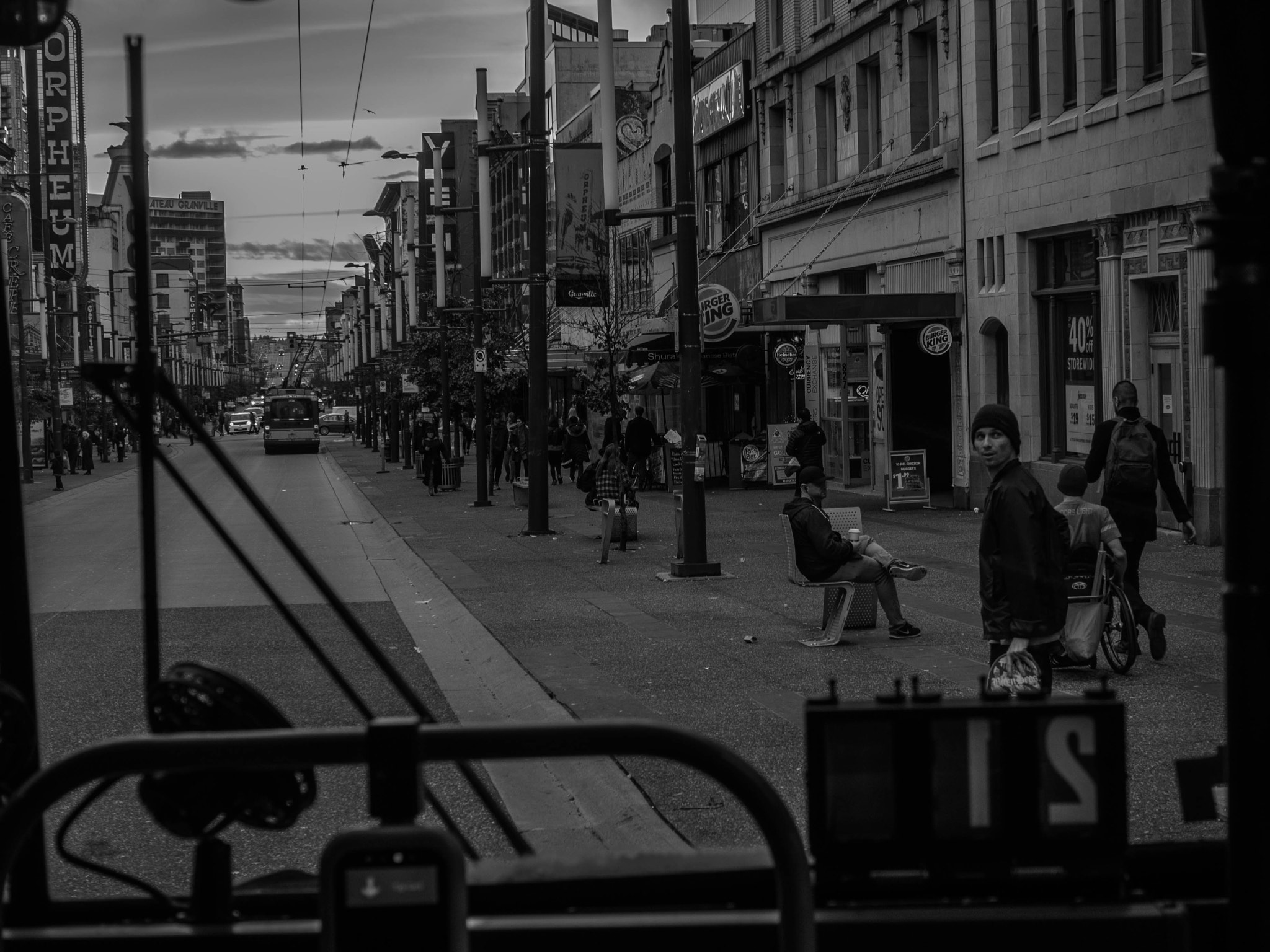 Panasonic Leica DG Summilux 25mm F1.4 II ASPH sample photo. Vancouver street photo photography