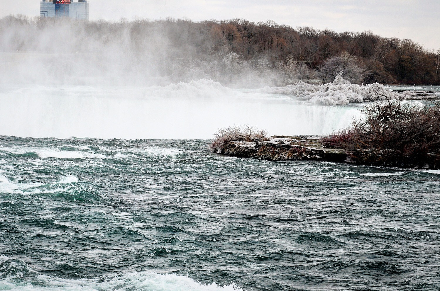 Nikon AF-S Nikkor 24-70mm F2.8G ED sample photo. Amazing niagara photography