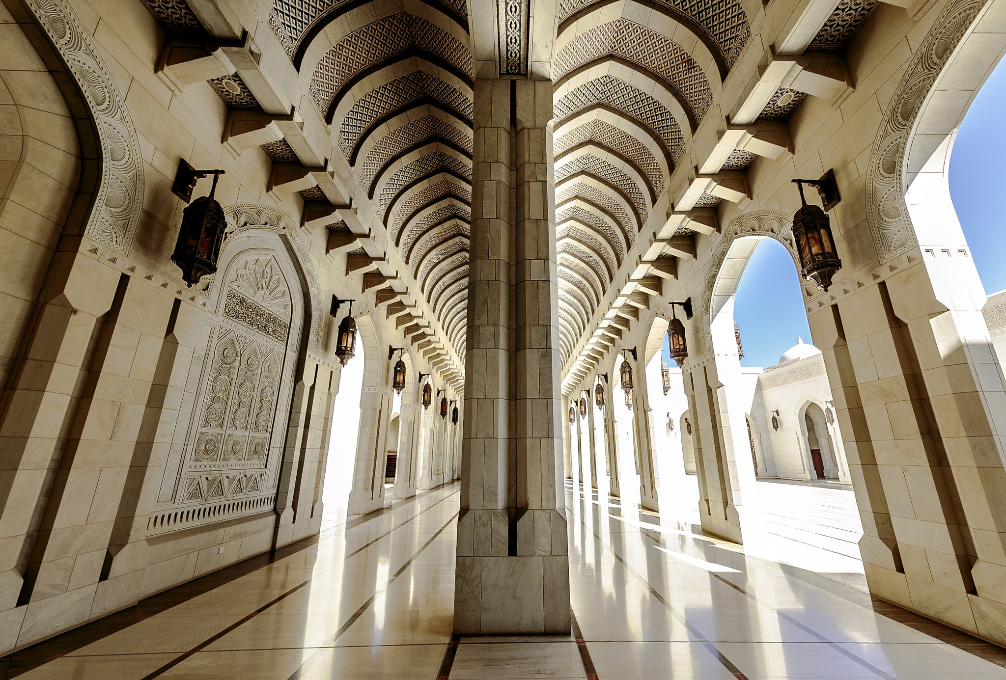 Canon EOS 6D + Canon EF 11-24mm F4L USM sample photo. The sultan qaboos grand mosque no 9 photography