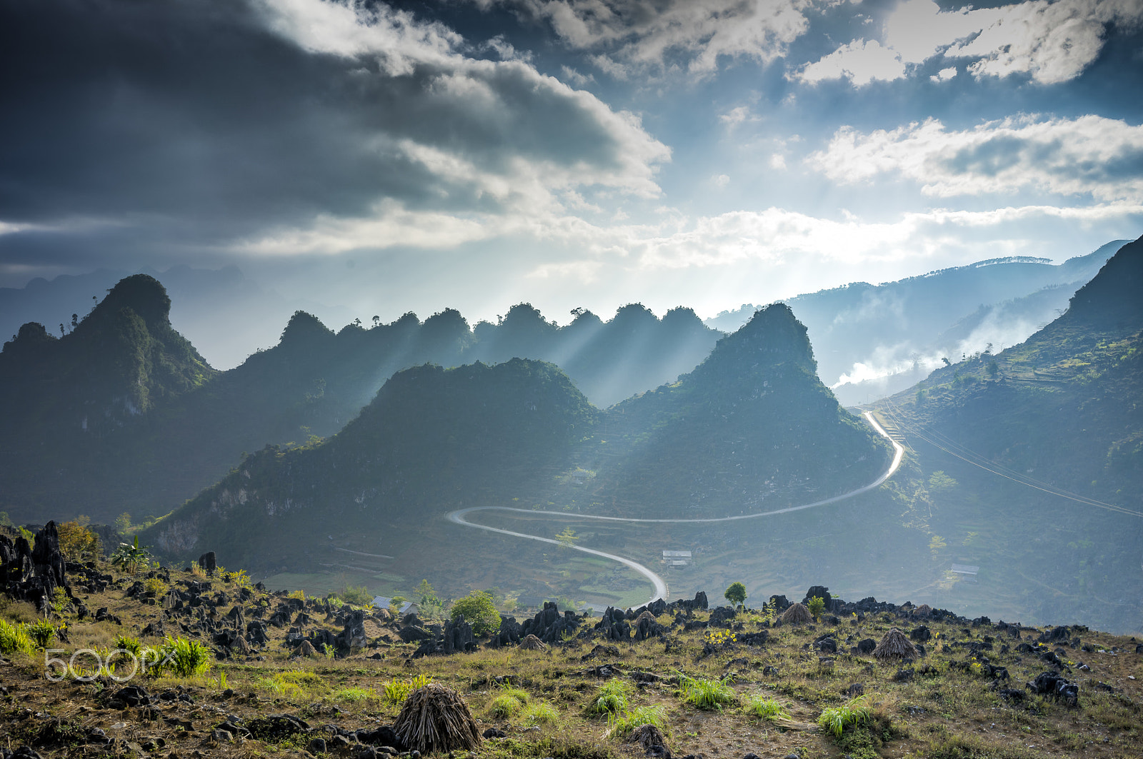 Sony FE 28mm F2 sample photo. Sunrise in ha giang vietnam photography