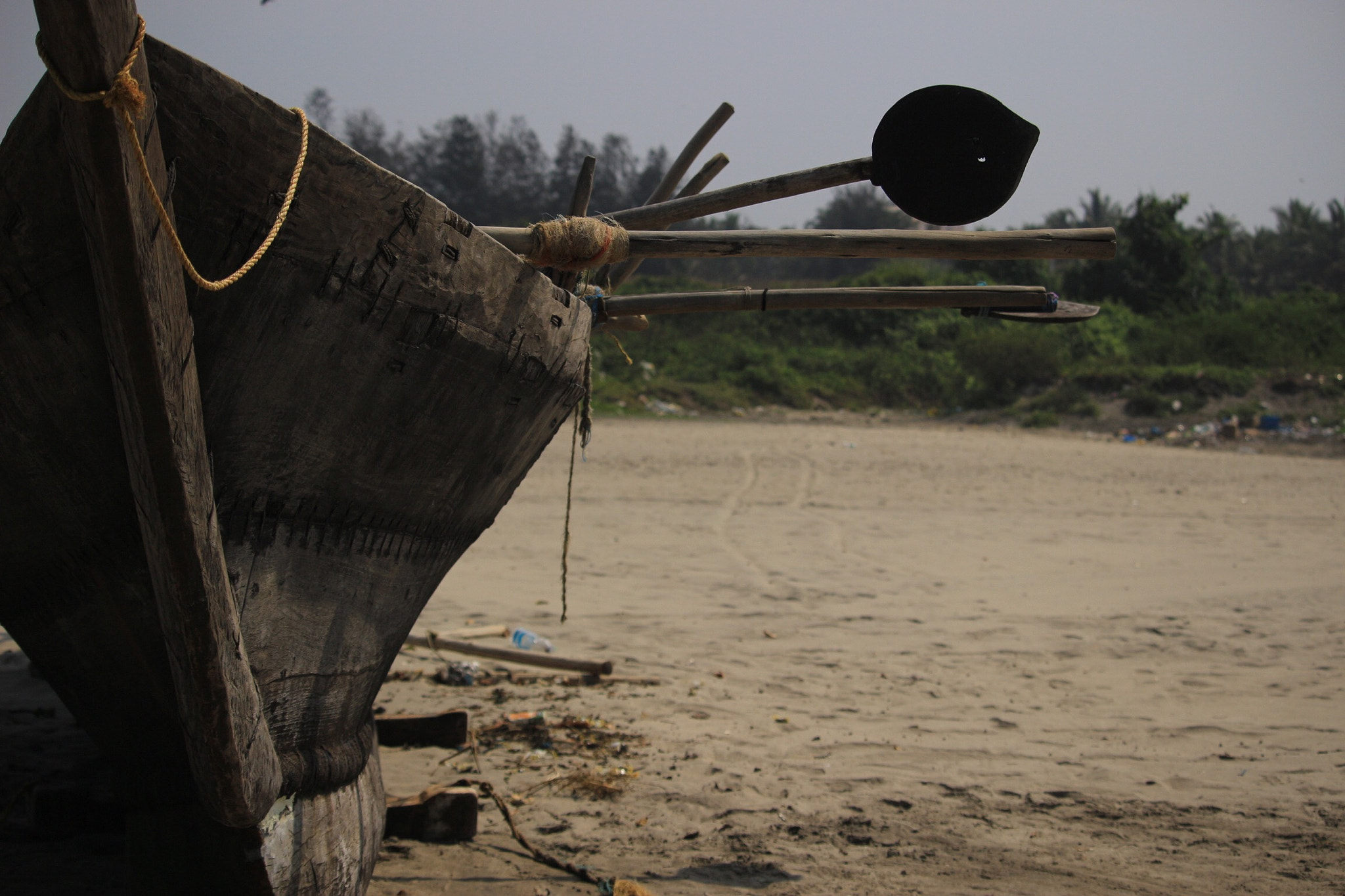 Canon EOS 100D (EOS Rebel SL1 / EOS Kiss X7) sample photo. A lonely sea boat photography