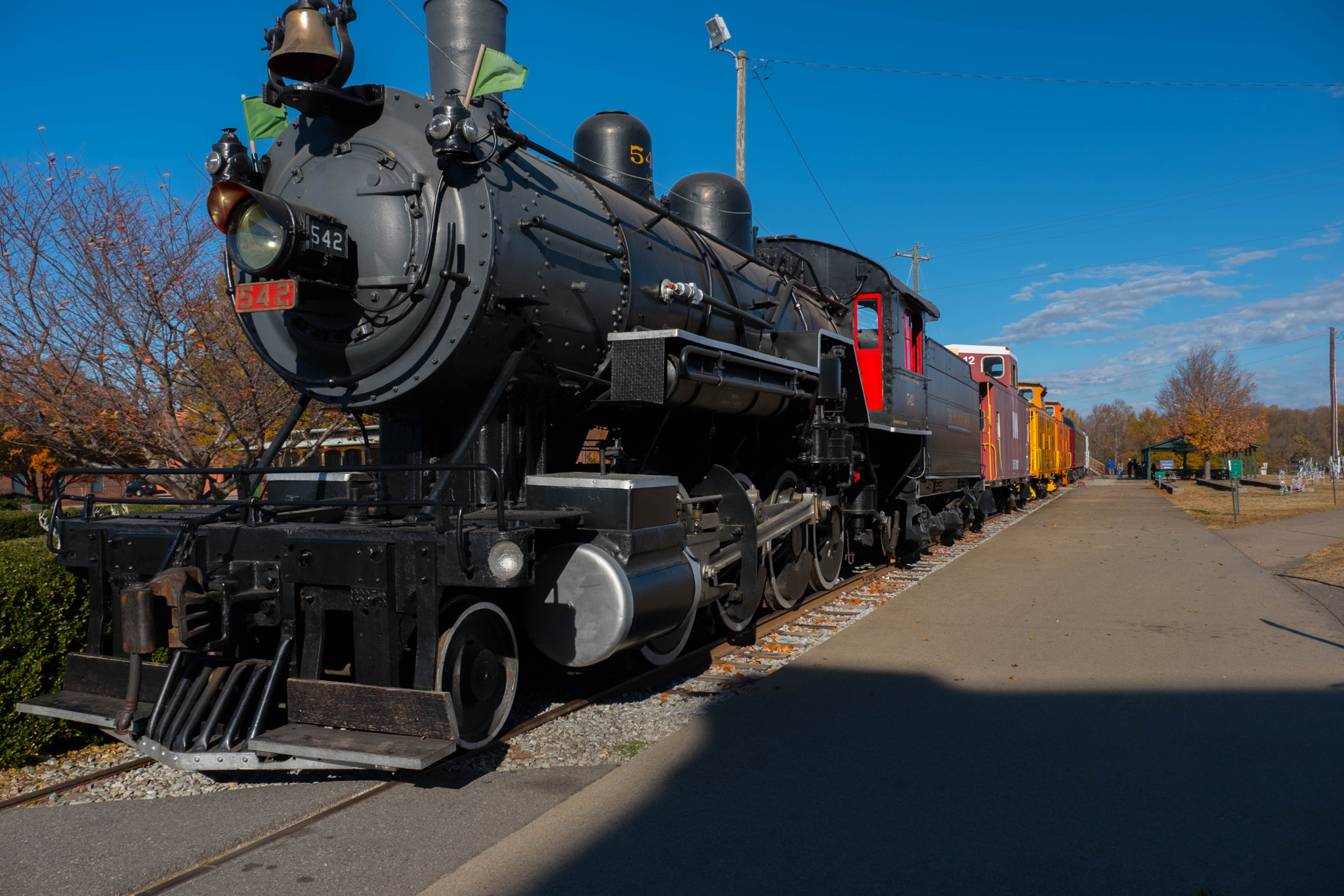 Fujifilm X-T2 + Fujifilm XF 18-135mm F3.5-5.6 R LM OIS WR sample photo. Trains photography