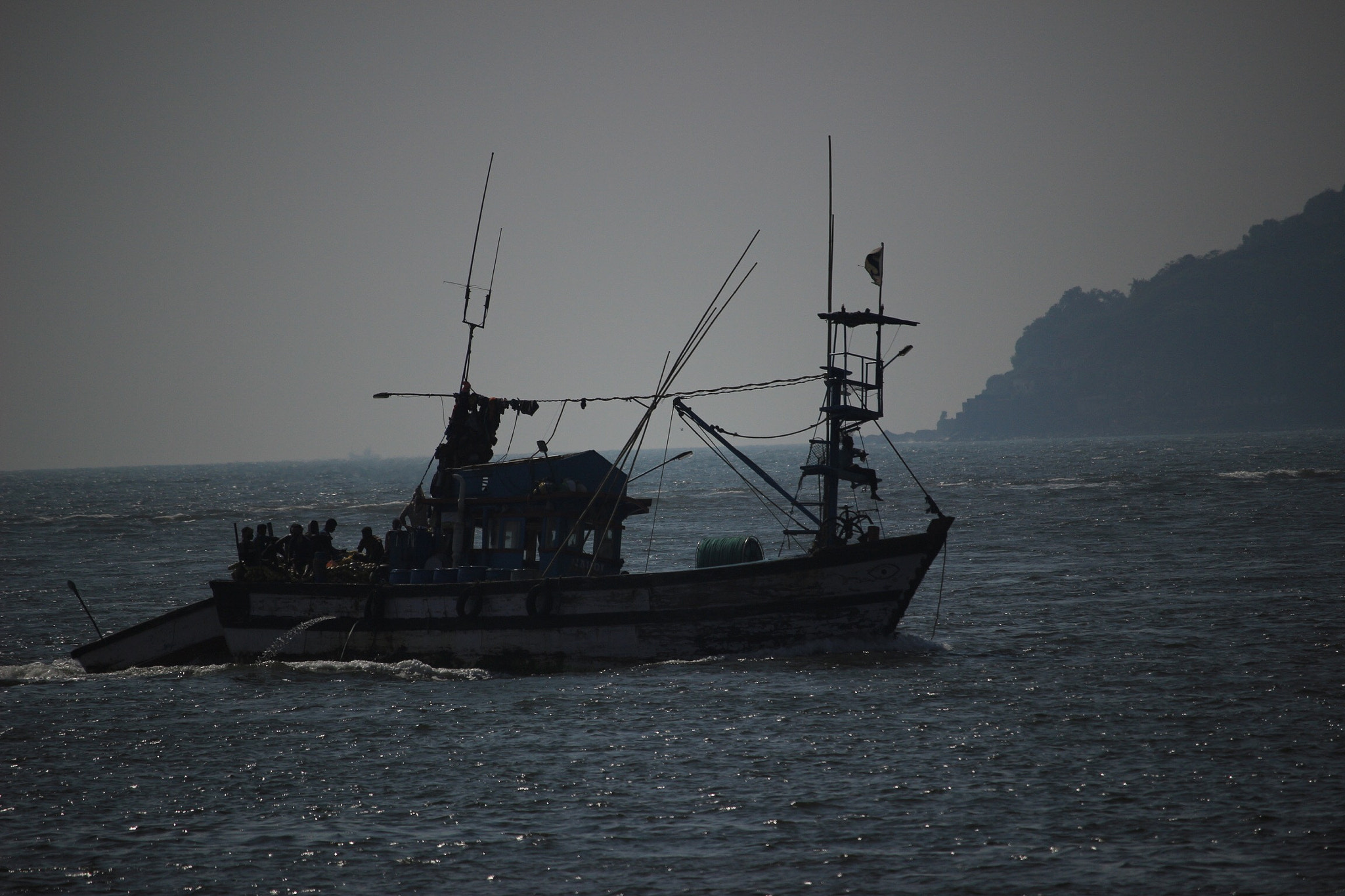 Canon EOS 100D (EOS Rebel SL1 / EOS Kiss X7) sample photo. Evening at sea photography