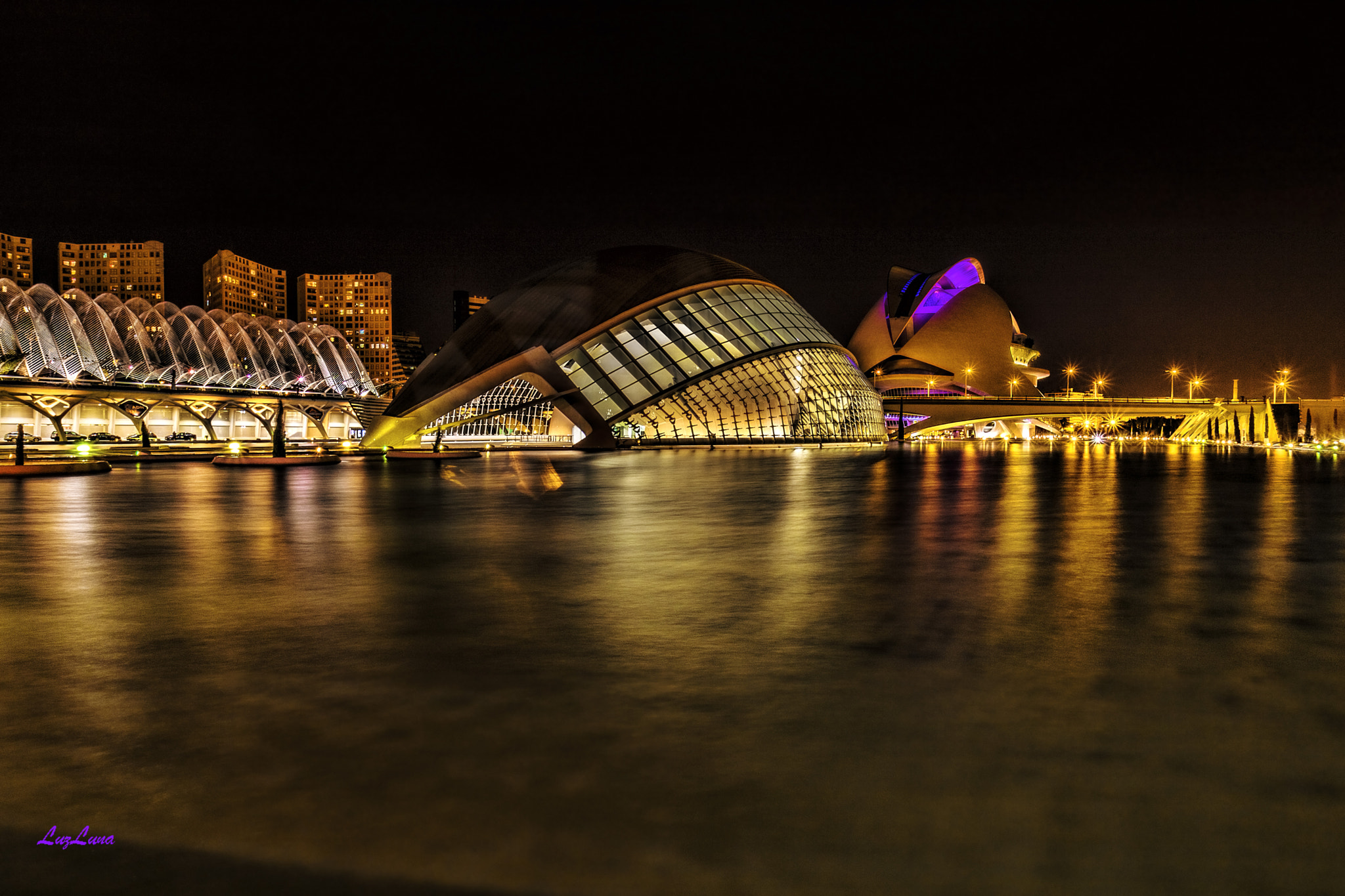 Sigma 10-20mm F3.5 EX DC HSM sample photo. L'hemisferic photography