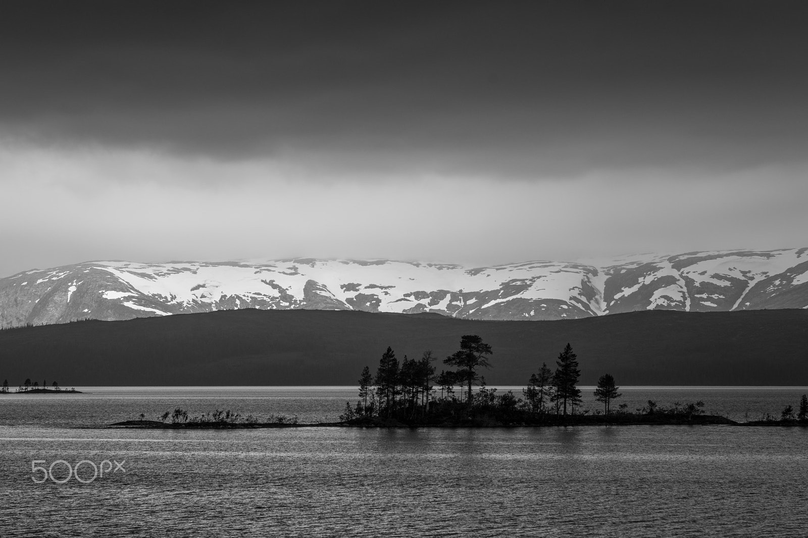 Nikon AF-S Nikkor 24-70mm F2.8G ED sample photo. Silence before rain photography