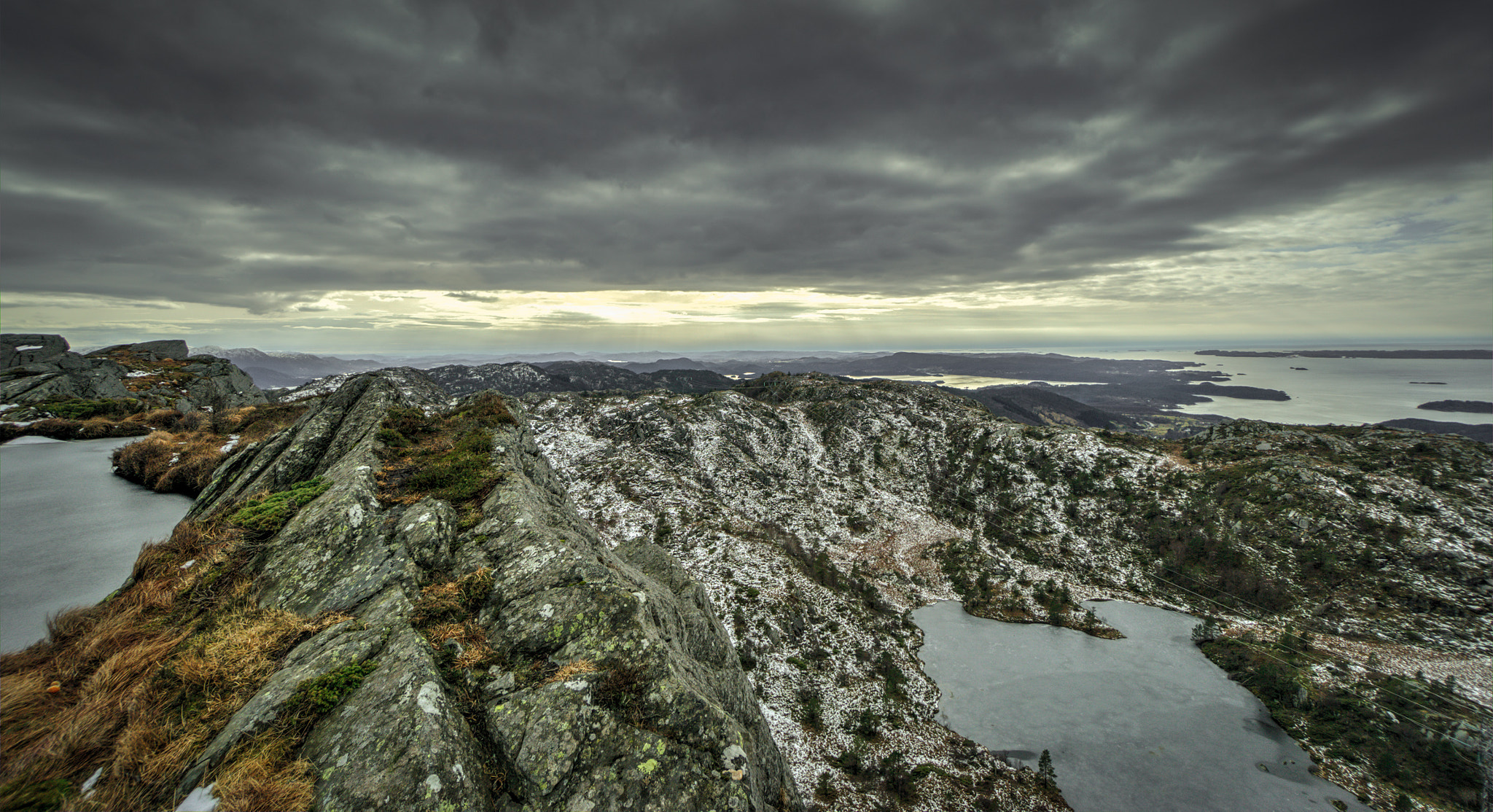 Sony a6000 + Sony E 10-18mm F4 OSS sample photo. And by the way, watch your step ! photography