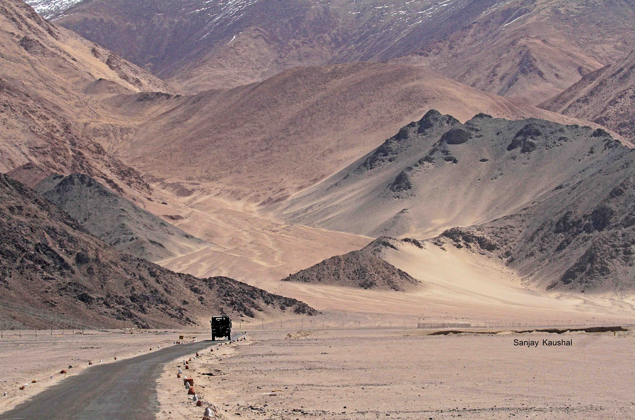 Canon EOS 7D + Canon EF 35-350mm F3.5-5.6L USM sample photo. Road to nyoma (eastern ladakh) photography