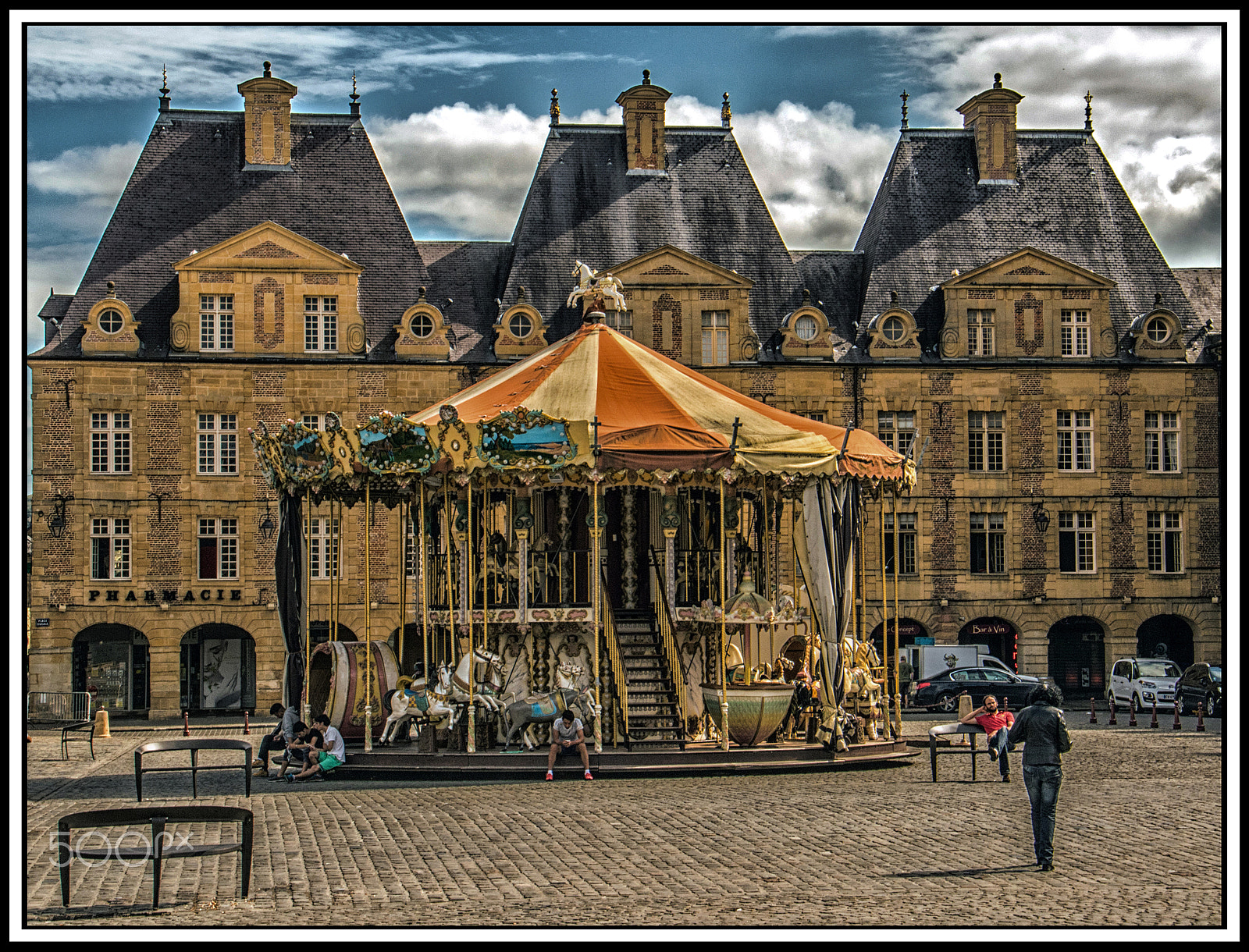 Canon EF-S 18-200mm F3.5-5.6 IS sample photo. Manège charleville-mézières photography