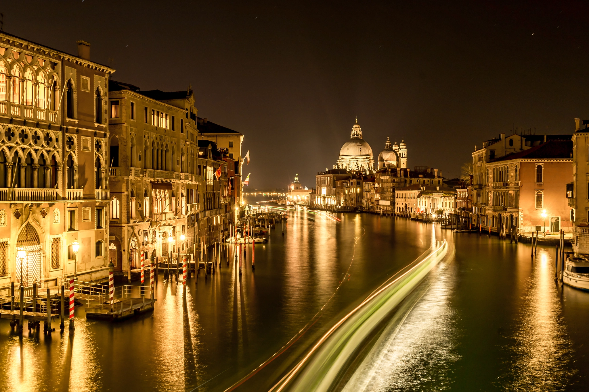 Sony a7R + Sony Vario Tessar T* FE 24-70mm F4 ZA OSS sample photo. Night view from academy bridge, venice photography