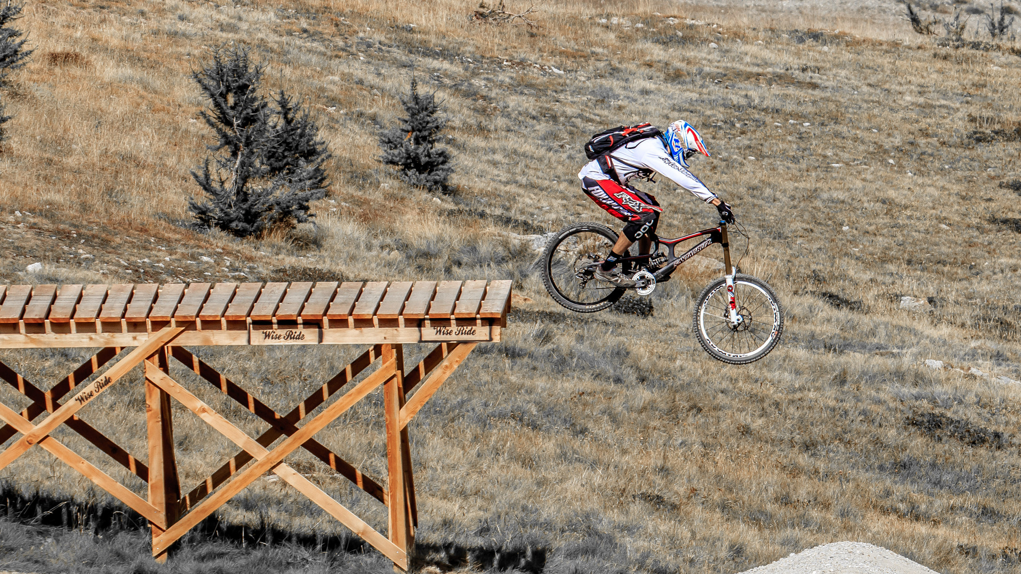 Canon EOS 5DS sample photo. Downhill mtb photography