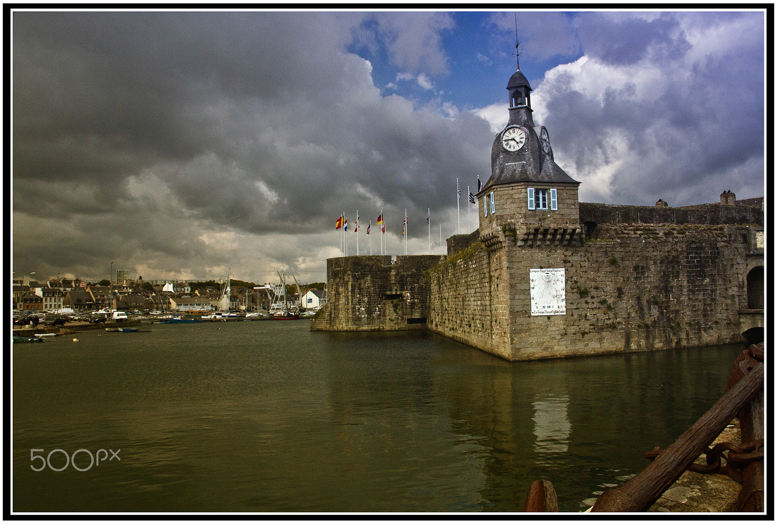 Canon EF-S 18-200mm F3.5-5.6 IS sample photo. Concarneau photography