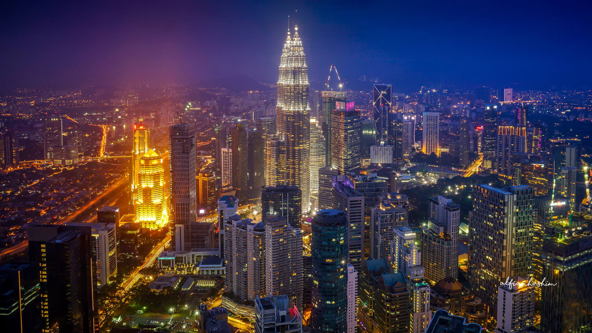 Sony Vario-Tessar T* E 16-70mm F4 ZA OSS sample photo. Kuala lumpur nightscape (viewing from kl tower) photography