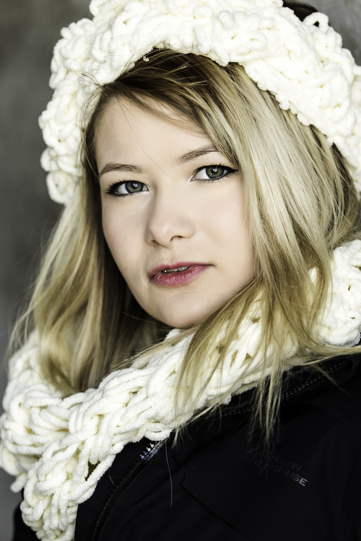 Nikon AF-S Nikkor 200mm F2G ED-IF VR sample photo. Winter portrait photography