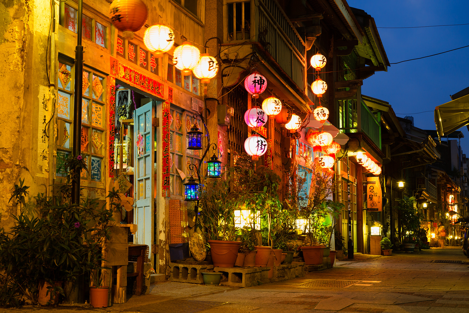 Leica Noctilux-M 50mm F0.95 ASPH sample photo. 神農街 taiwan tainan shennong street photography