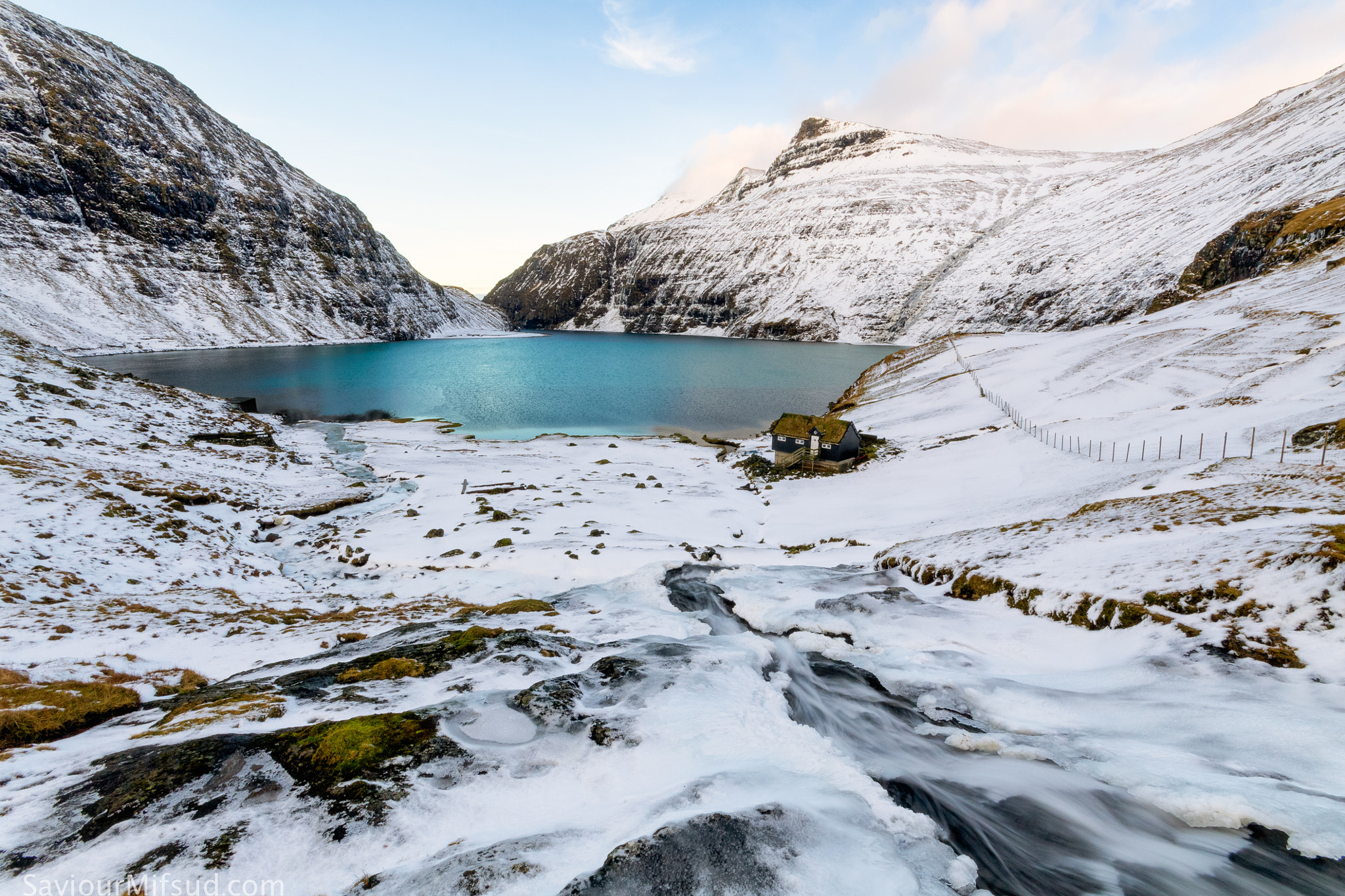 Canon EOS 750D (EOS Rebel T6i / EOS Kiss X8i) + Sigma 10-20mm F4-5.6 EX DC HSM sample photo. Saksun covered with snow photography