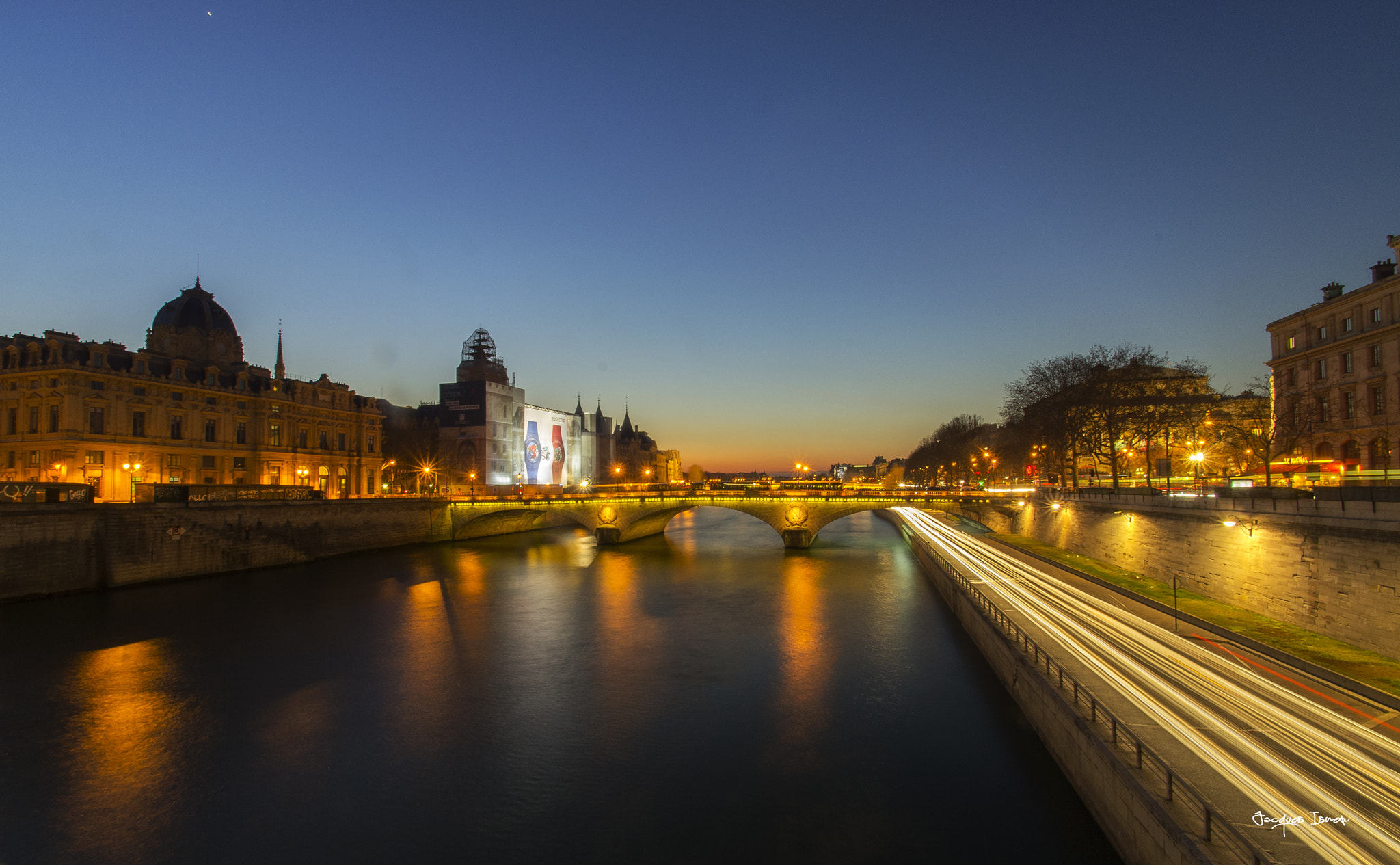 Pentax K-5 sample photo. Paris by night photography