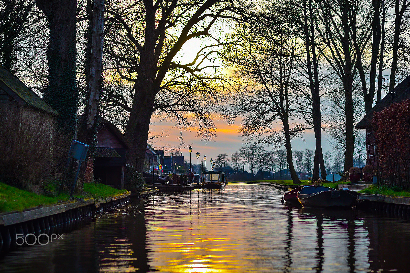 Nikon AF Nikkor 85mm F1.8D sample photo. Giethoorn 01 photography