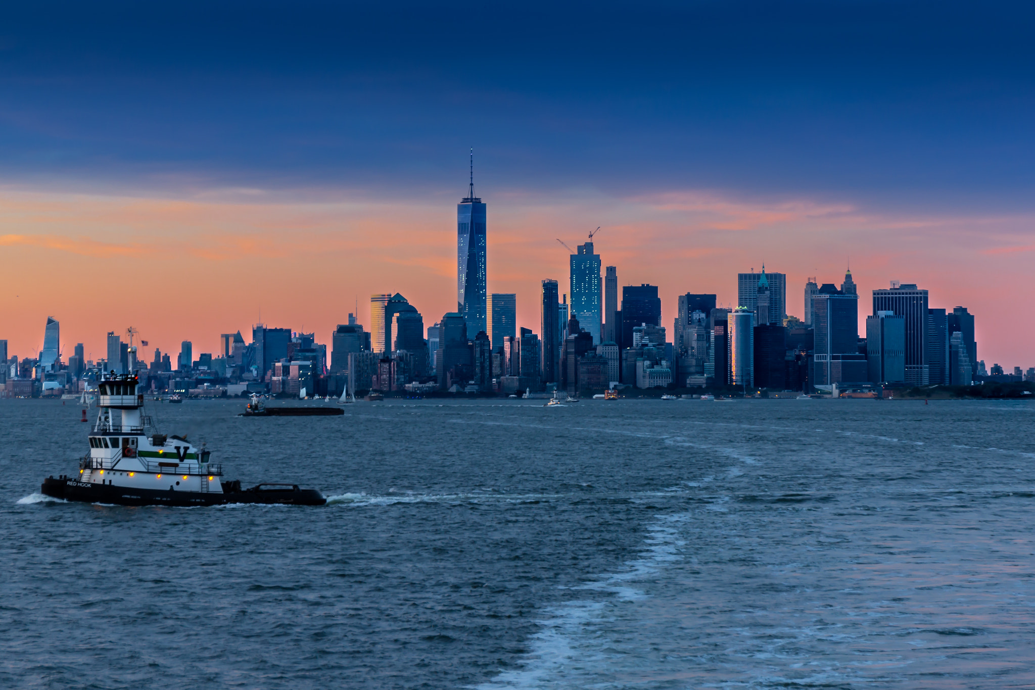 Canon EF 24-70mm F4L IS USM sample photo. Manhattan skyline at sundown photography