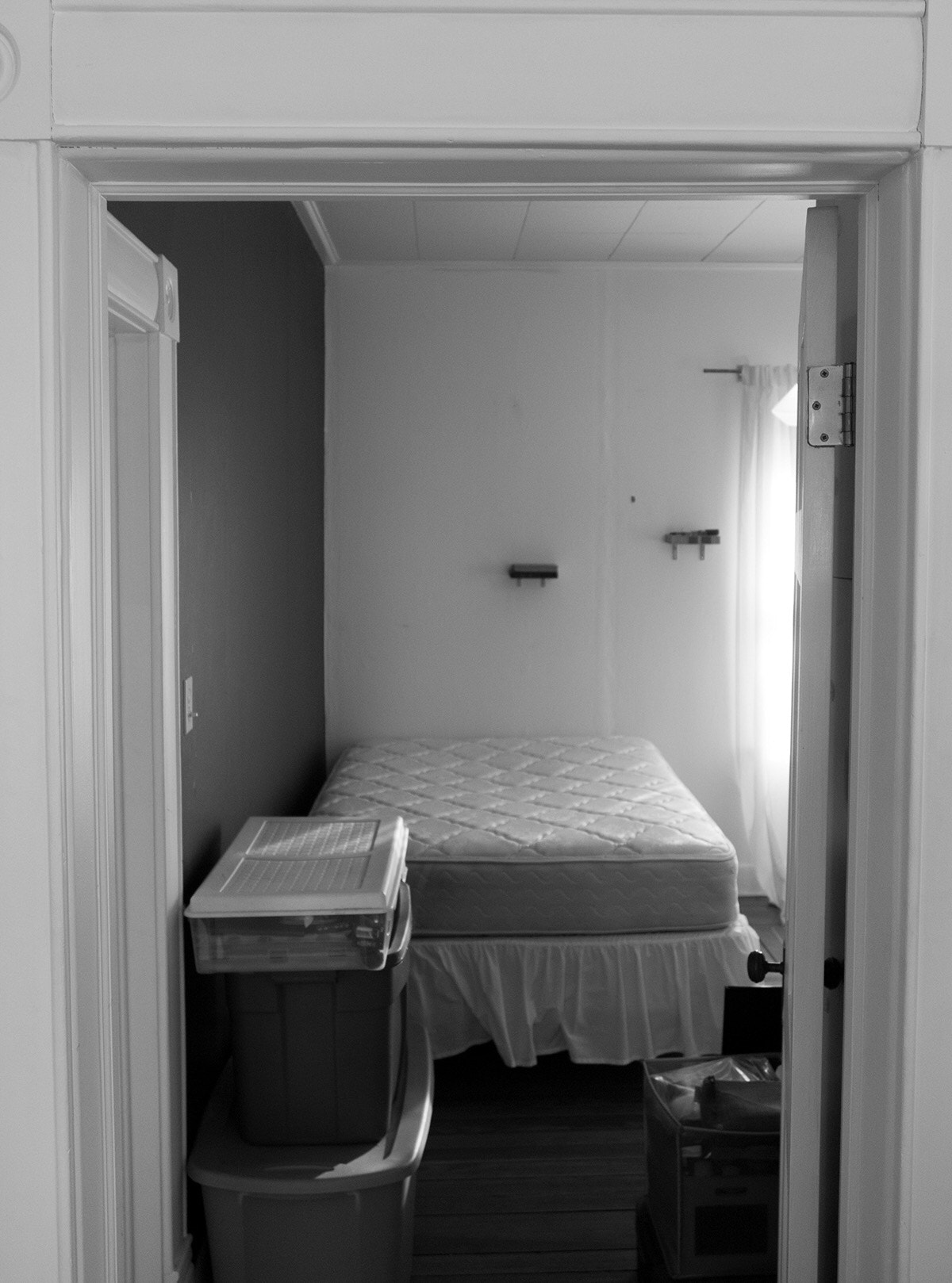 Nikon D200 sample photo. Absence. photography
