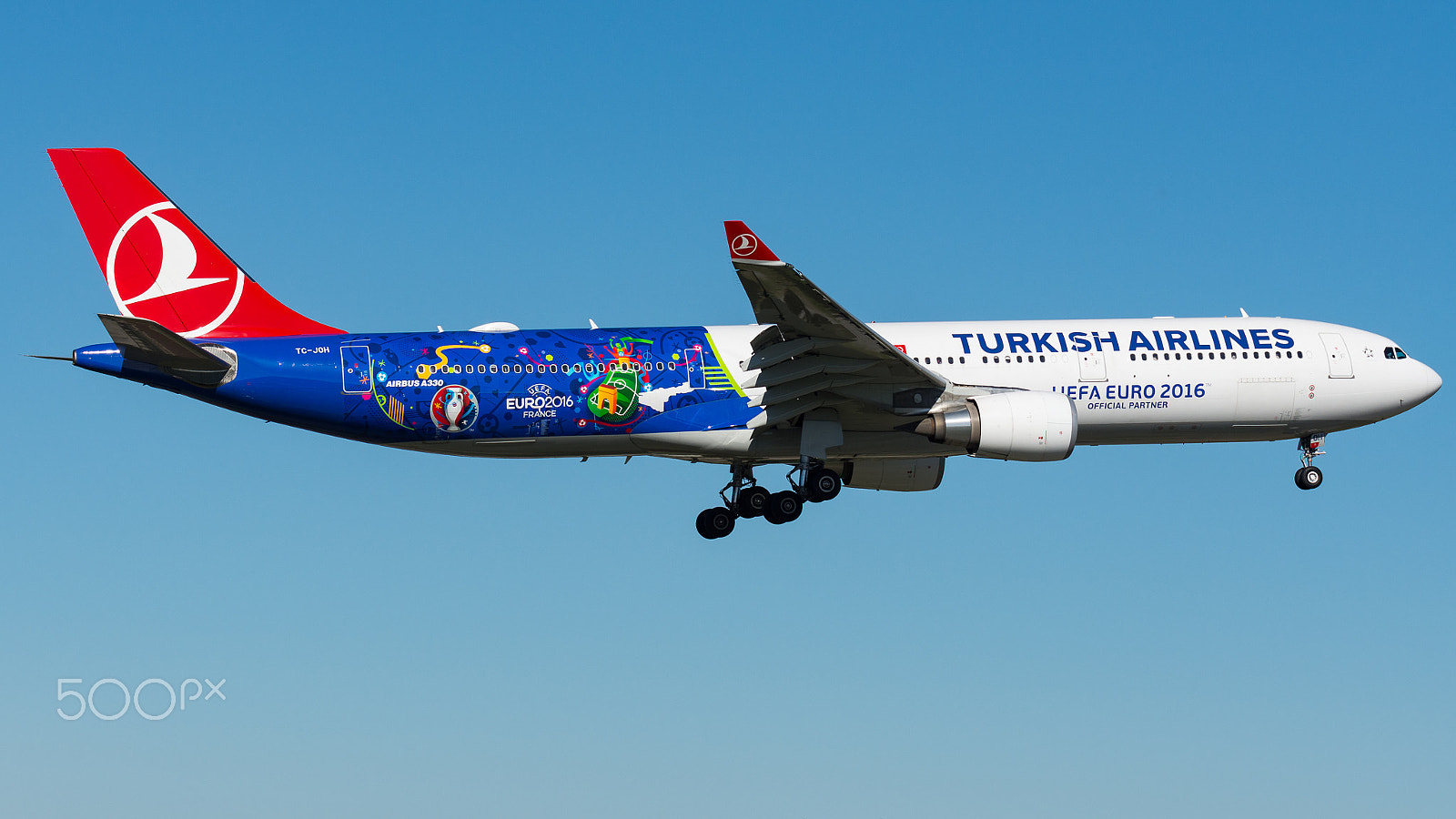 Nikon AF-S Nikkor 70-200mm F4G ED VR sample photo. Turkish airlines airbus a330 landing photography