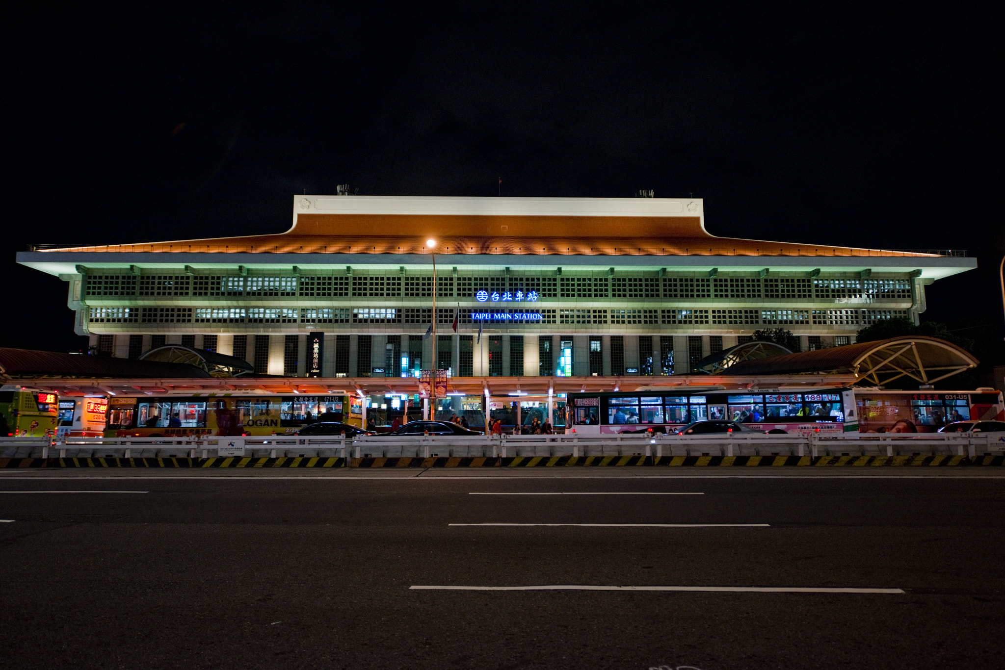 Nikon D800 + Zeiss Milvus 35mm f/2 sample photo. Taipei photography