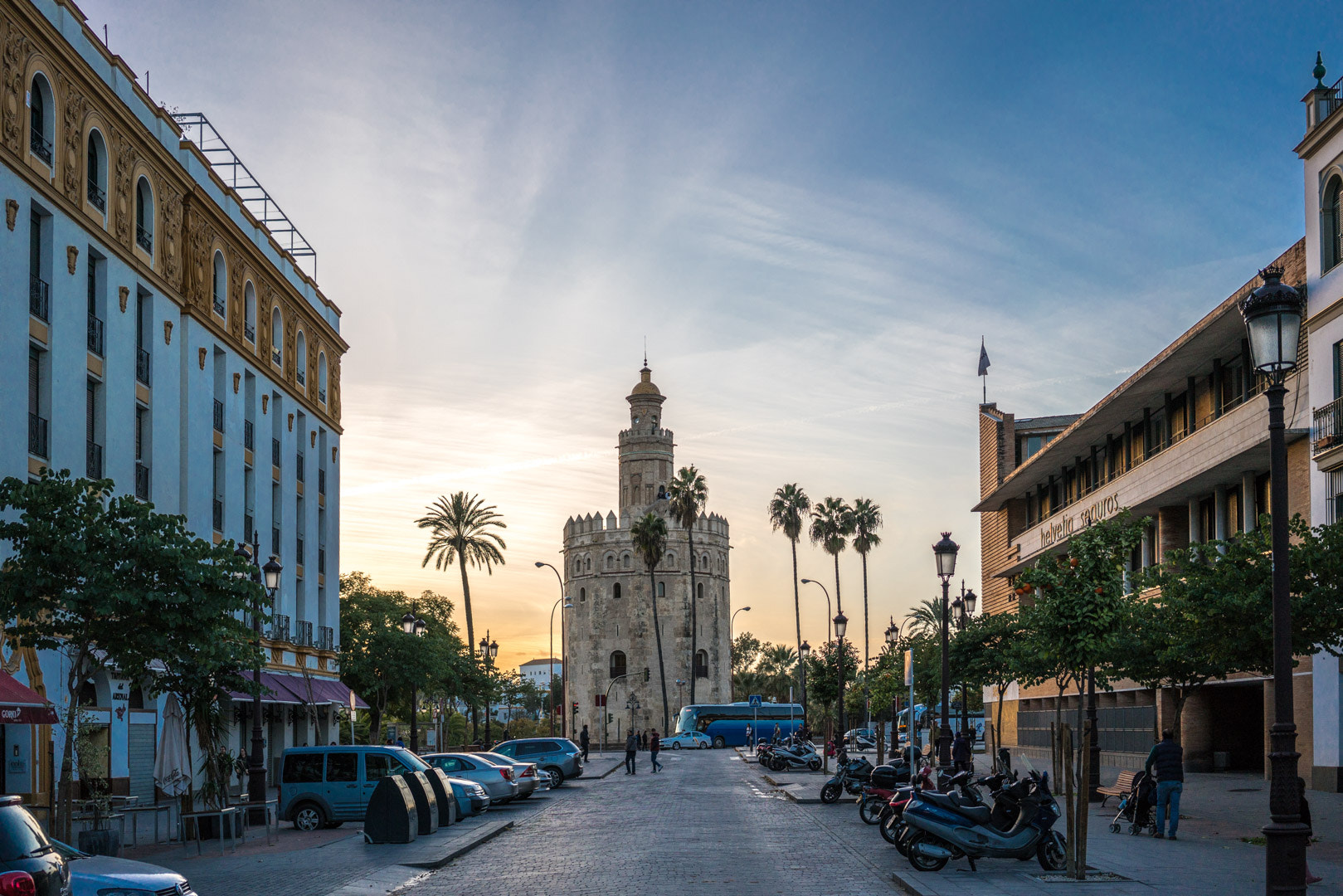 Sony a7R II + Sony Sonnar T* FE 35mm F2.8 ZA sample photo. Una tarde en sevilla photography