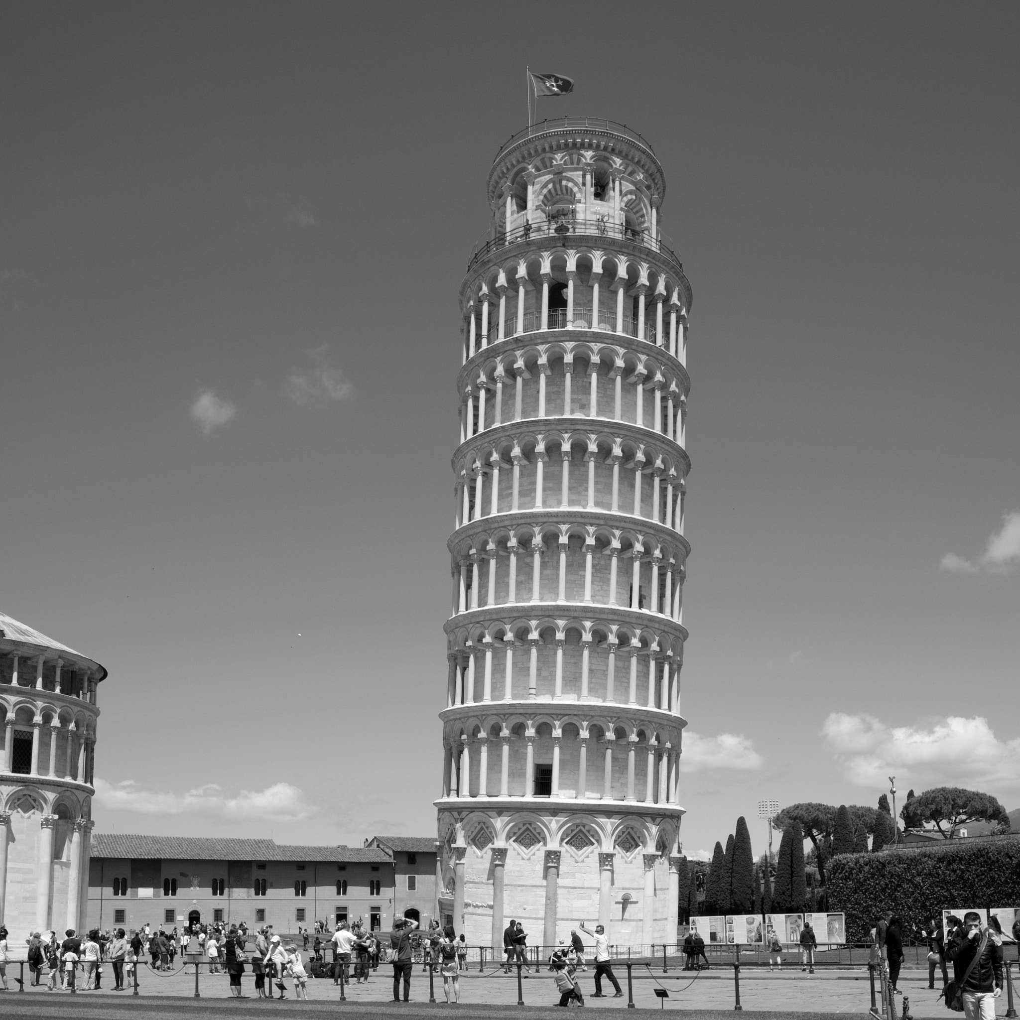 ZEISS Touit 12mm F2.8 sample photo. 2015-05 pisa tower photography