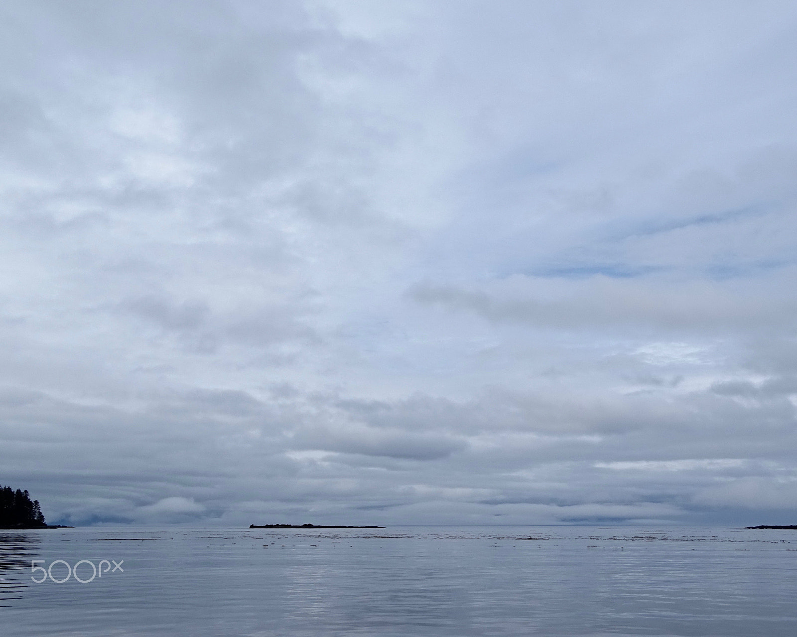 Sony 24-210mm F2.8-6.3 sample photo. Water and sky, keku straight photography