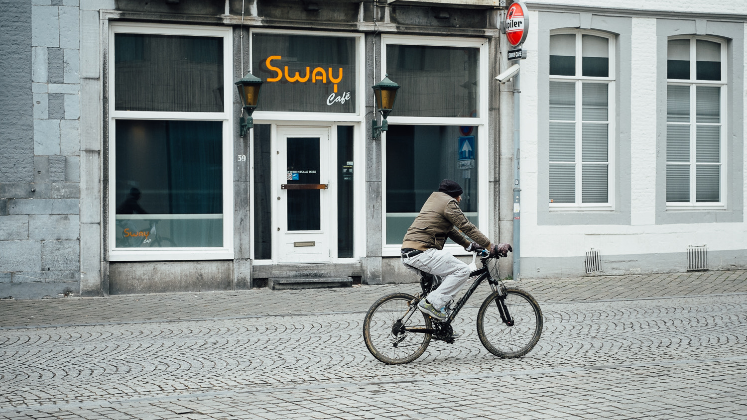 Fujifilm X-E1 + Fujifilm XF 35mm F1.4 R sample photo. Sway photography