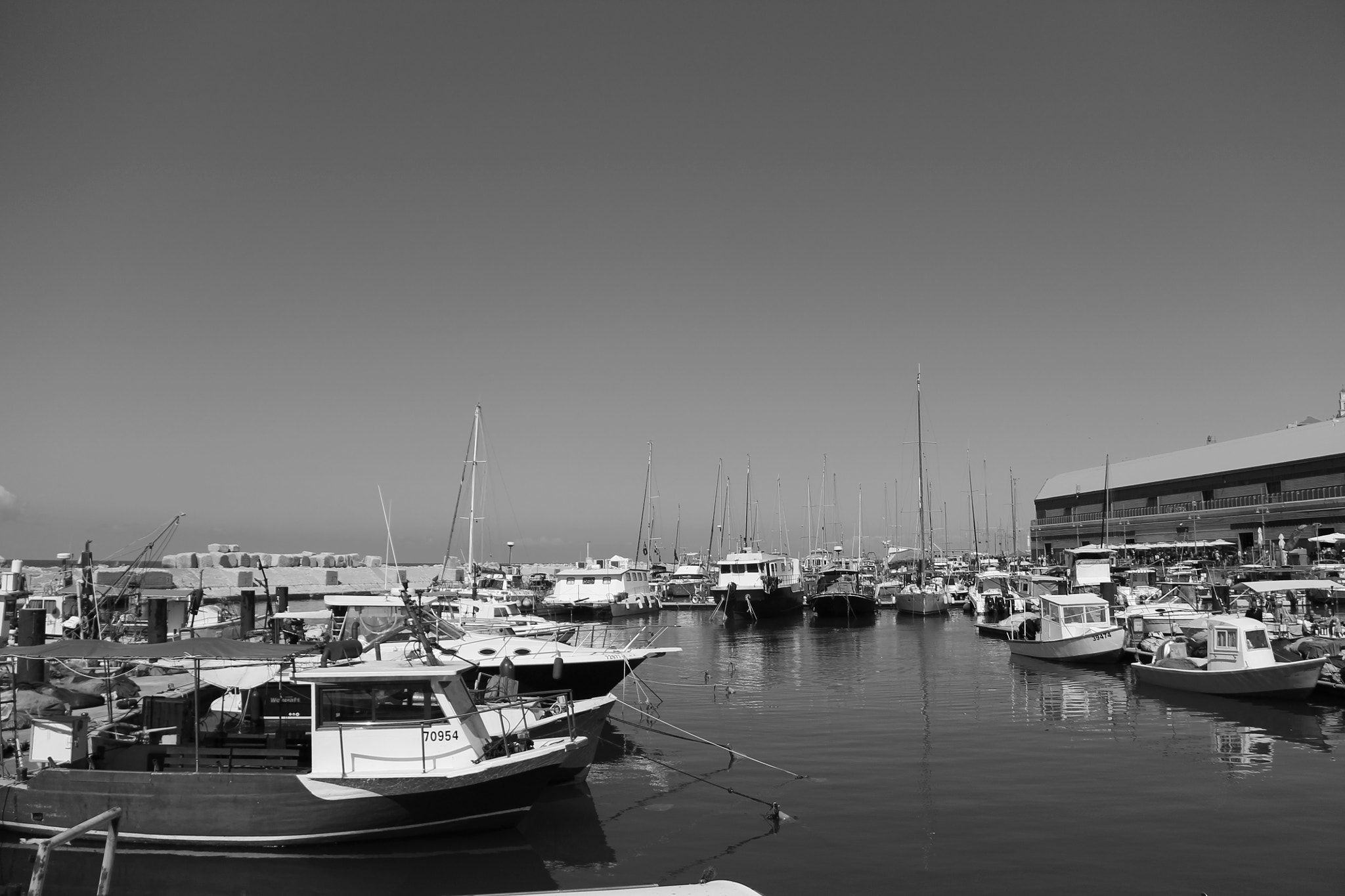 Canon EF-S 18-200mm F3.5-5.6 IS sample photo. A day by the sea with a lot of sun photography