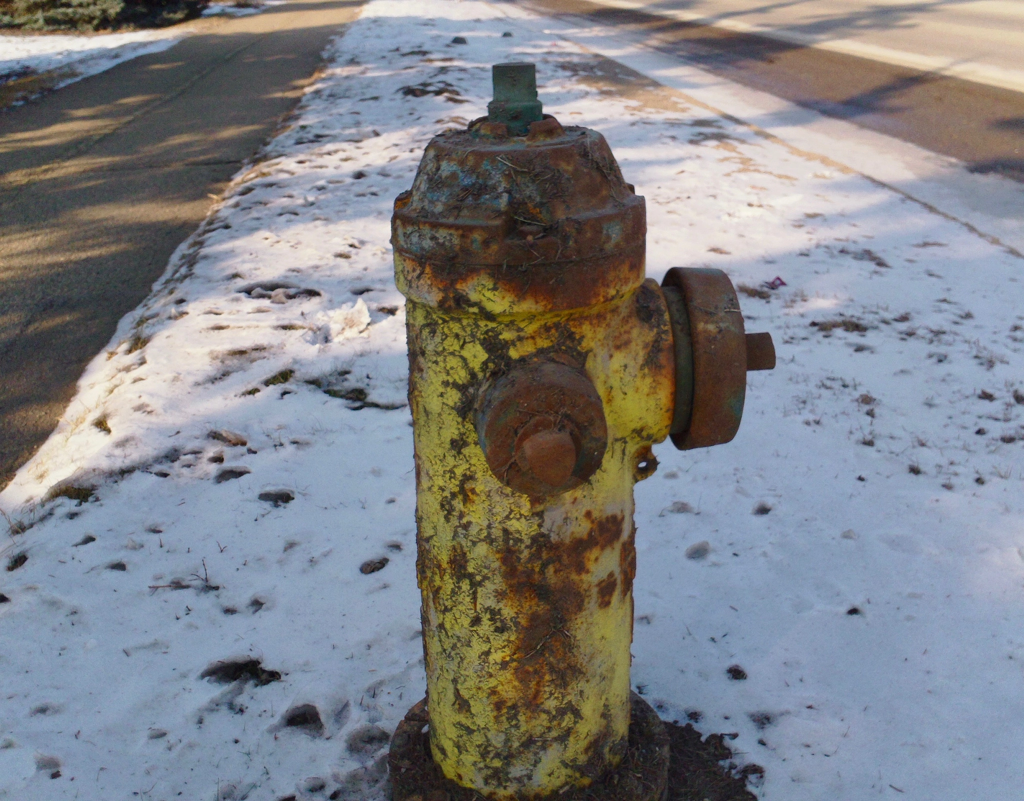 Samsung HMX-W300 sample photo. Old yellow fire hydrant photography