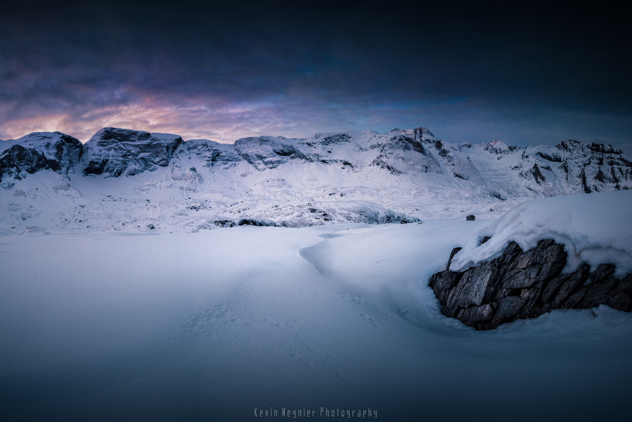 Fujifilm X-T1 + Fujifilm XF 14mm F2.8 R sample photo. Levé de soleil sur le cirque  photography