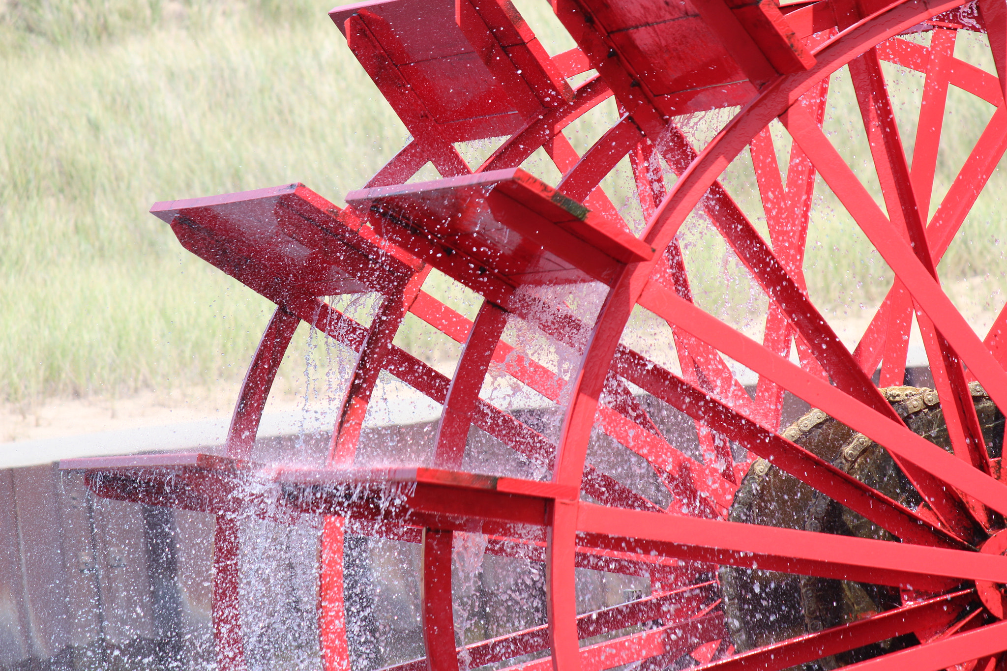 Canon EF-S 55-250mm F4-5.6 IS II sample photo. Water wheel photography