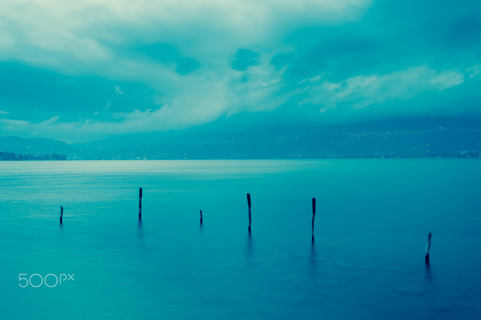Nikon D700 + Nikon AF-S Nikkor 35mm F1.4G sample photo. Blue moment photography