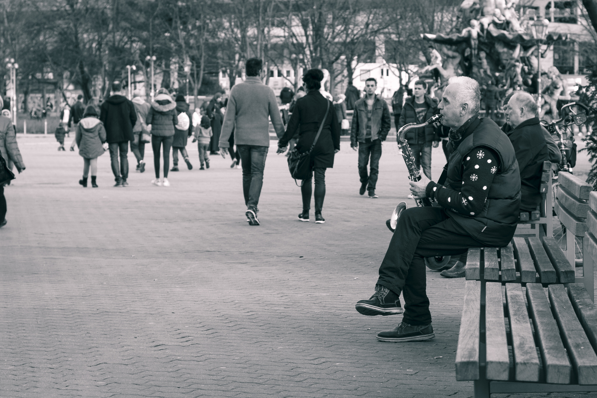 Nikon D5300 + Nikon AF Nikkor 50mm F1.8D sample photo. Musician photography