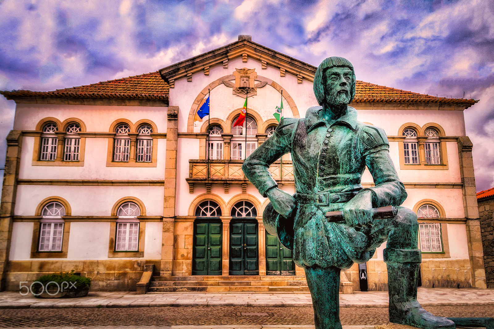 Canon EF-S 18-135mm F3.5-5.6 IS sample photo. Portuguese poet. photography