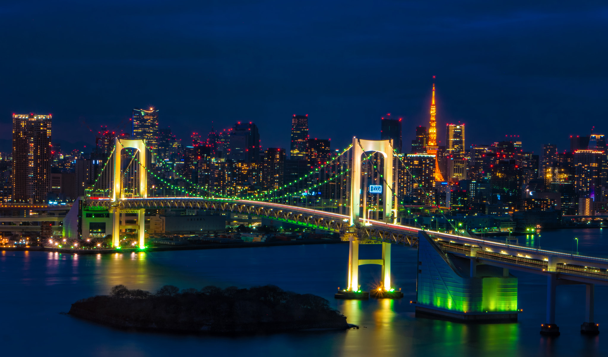 Samsung NX500 sample photo. Tokyo city photography