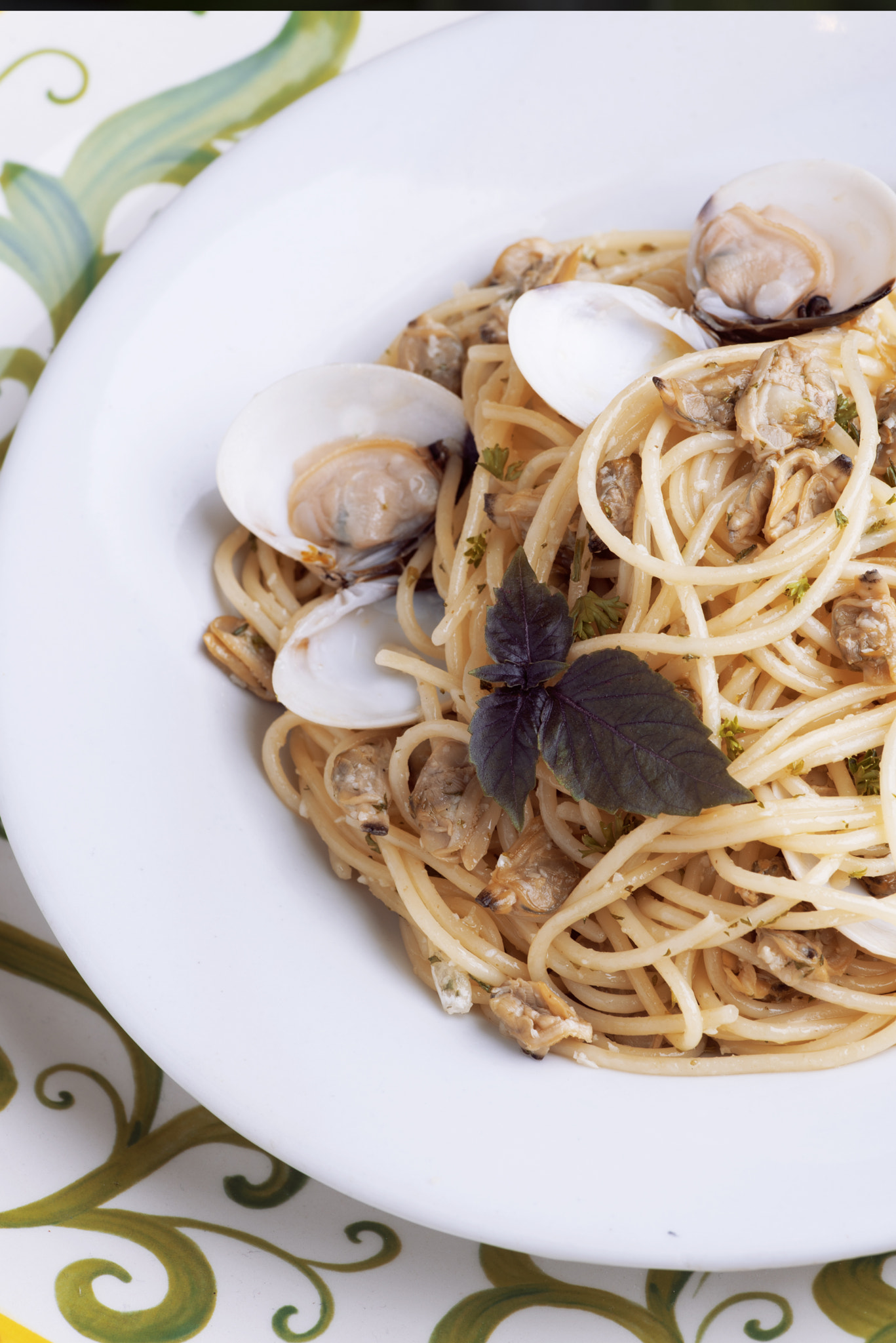 Tokina AT-X Pro 100mm F2.8 Macro sample photo. Pasta and clams photography
