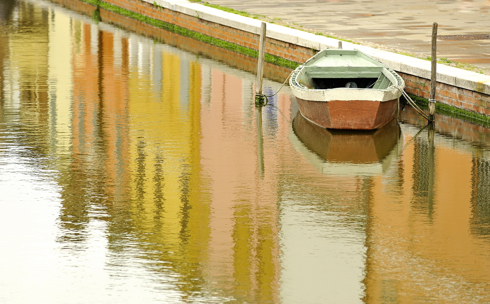 Nikon D700 sample photo. Colors and reflections in comacchio. italy. photography
