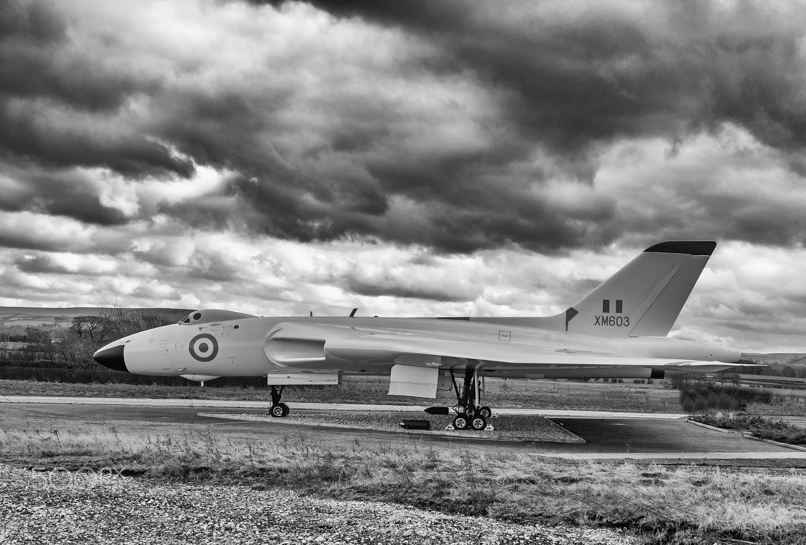 Olympus OM-D E-M5 sample photo. Vulcan bomber, woodford, cheshire photography