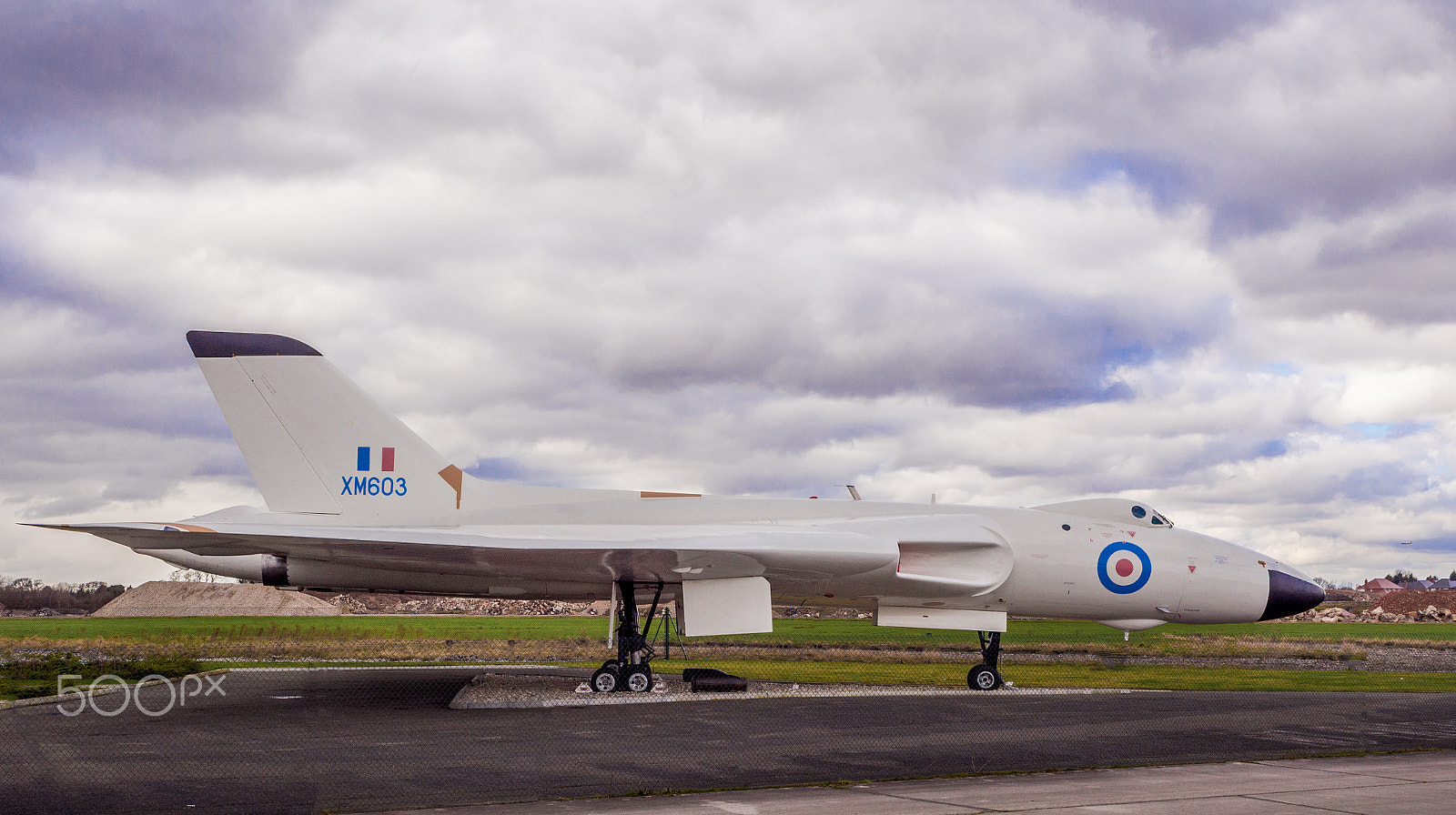 Olympus OM-D E-M5 sample photo. Vulcan bomber, woodford, cheshire photography