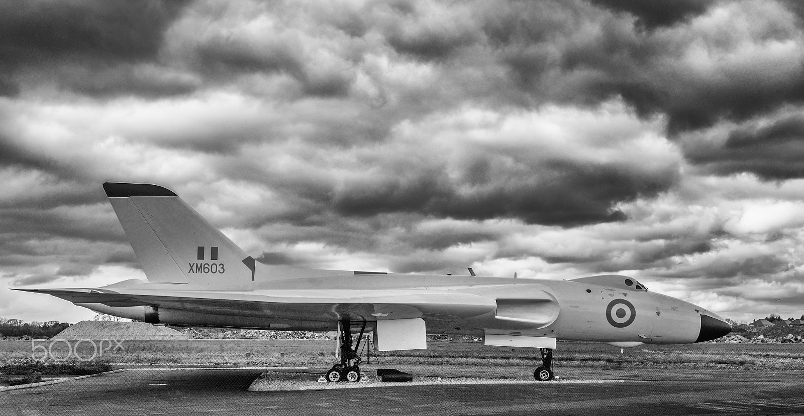 Olympus OM-D E-M5 + Olympus M.Zuiko Digital ED 12-40mm F2.8 Pro sample photo. Vulcan bomber, woodford, cheshire photography