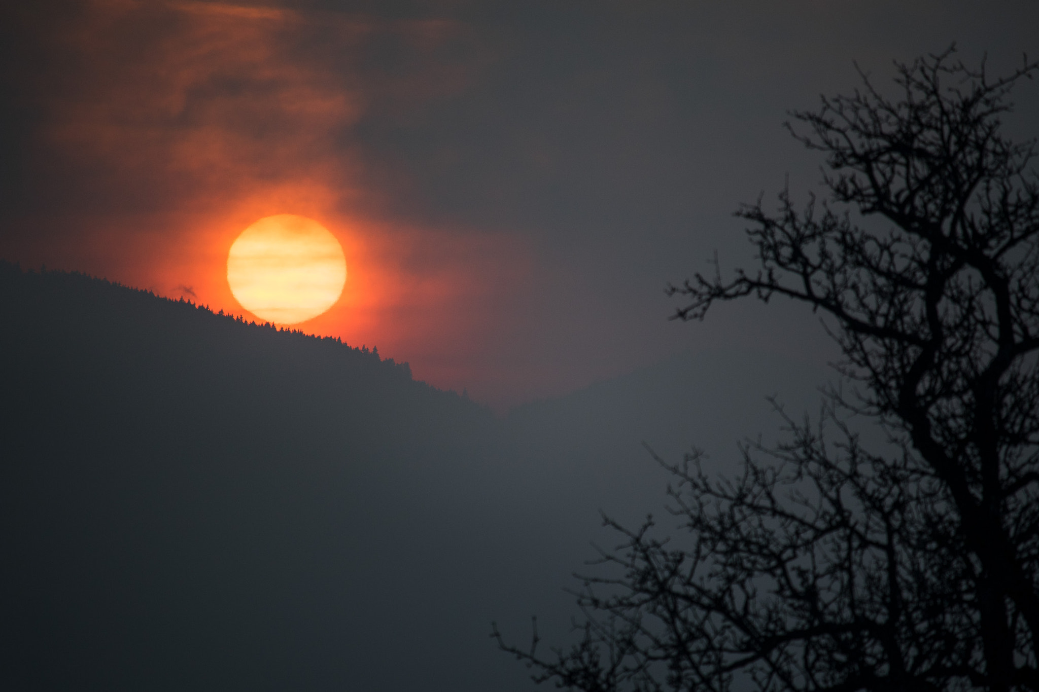 Canon EF-S 55-250mm F4-5.6 IS STM sample photo. Winter sunset photography