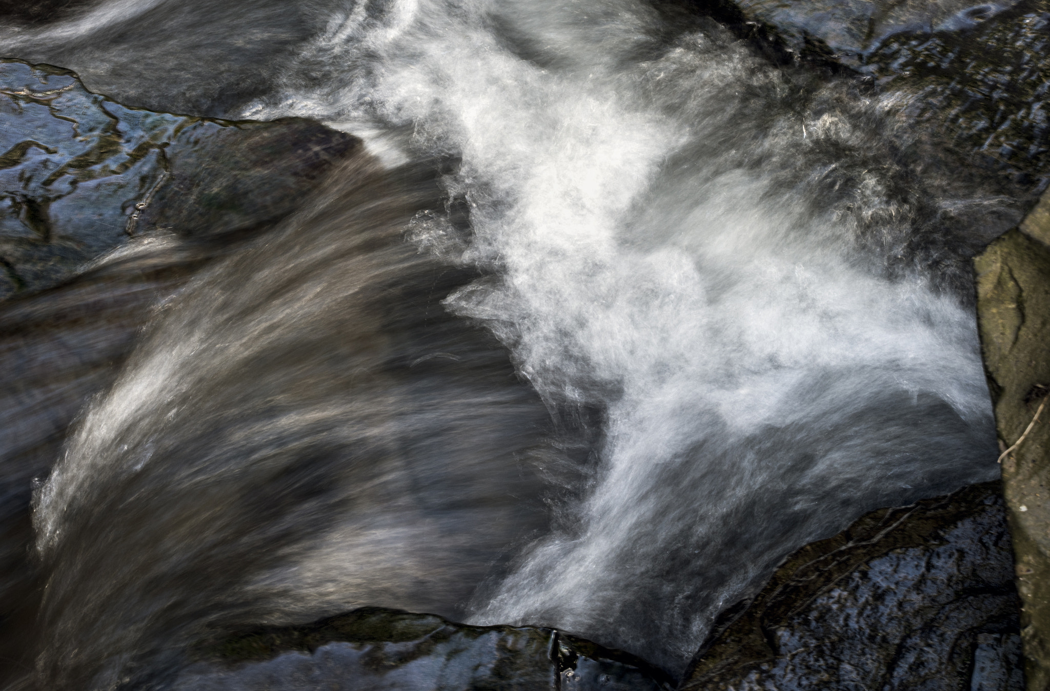 AF Zoom-Nikkor 35-70mm f/2.8D sample photo. Turmoil photography