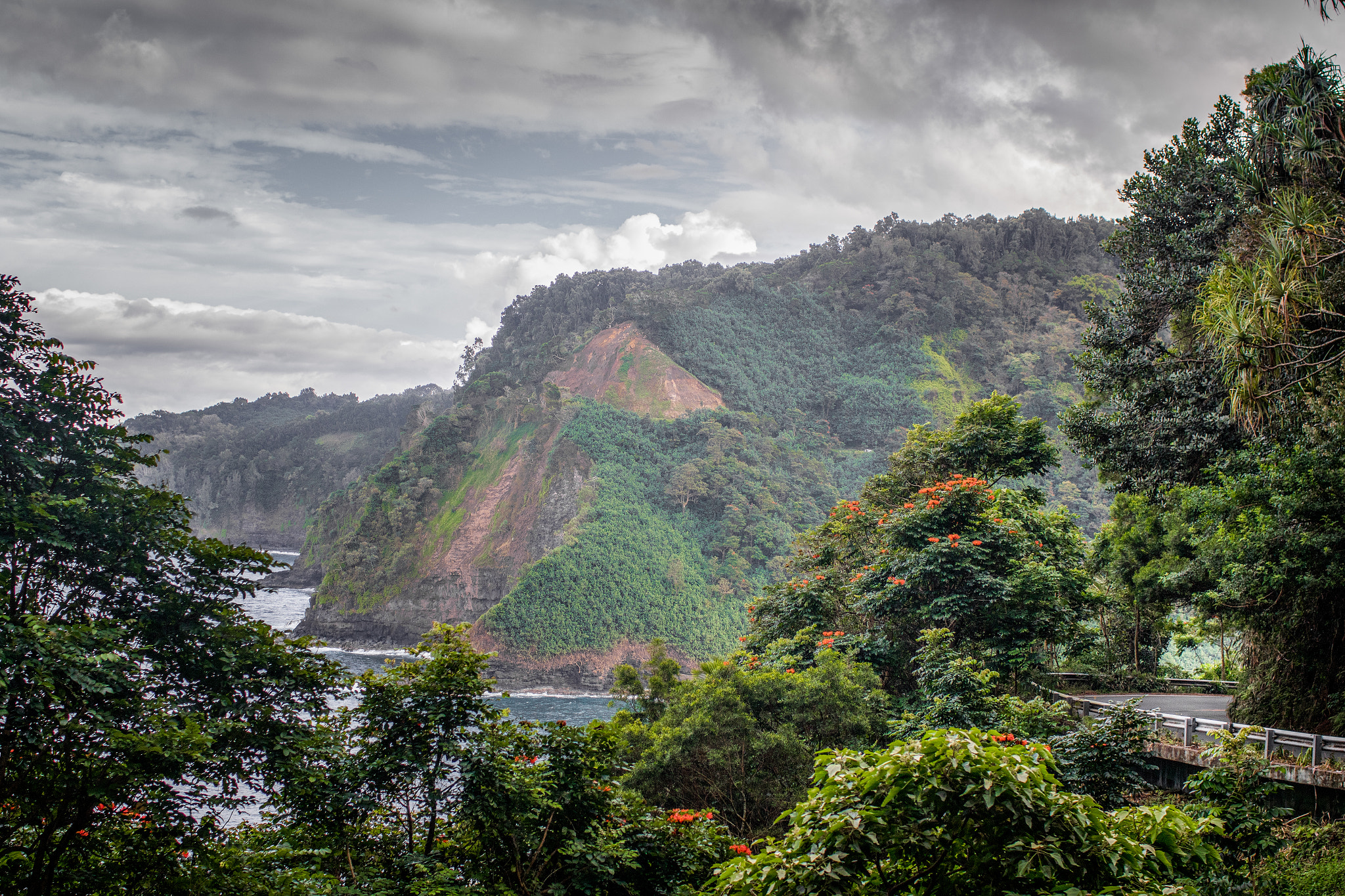 Canon EF 35mm F1.4L USM sample photo. Roadhana photography