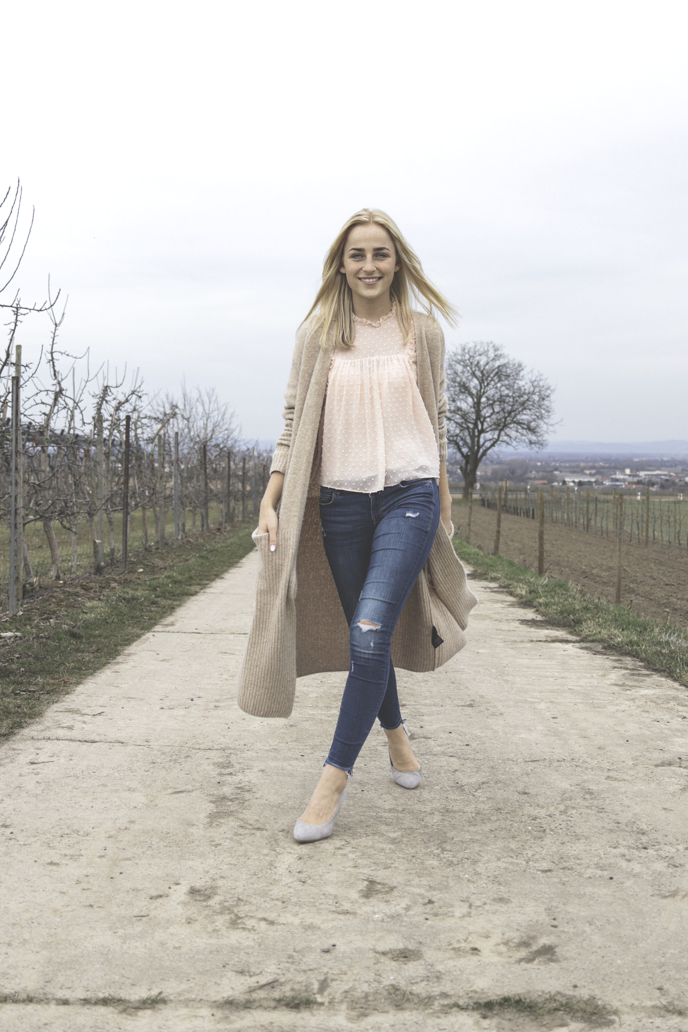 Canon EF-S 24mm F2.8 STM sample photo. Fashion in the field photography