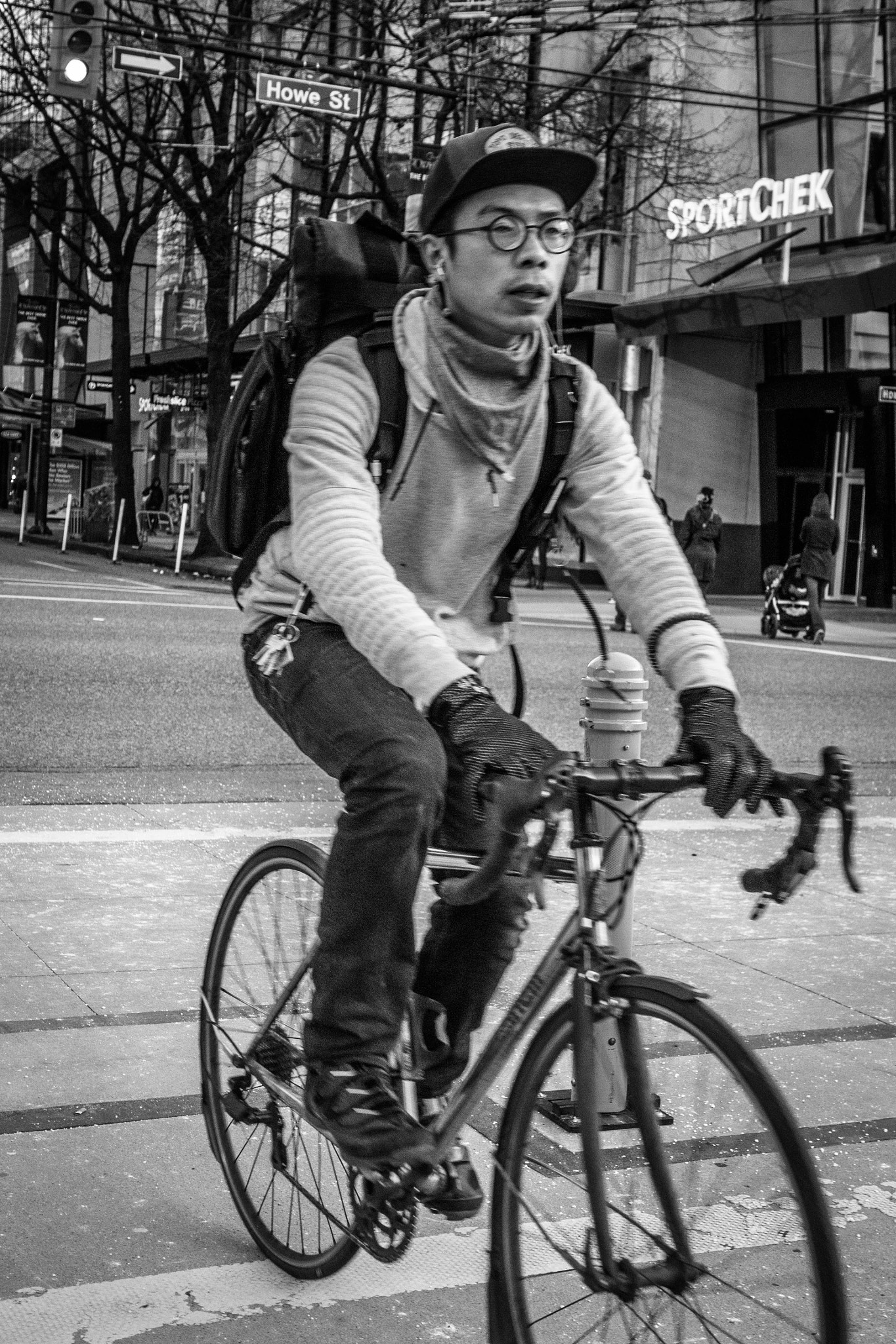 Panasonic Leica DG Summilux 25mm F1.4 II ASPH sample photo. Street photography in vancouver photography